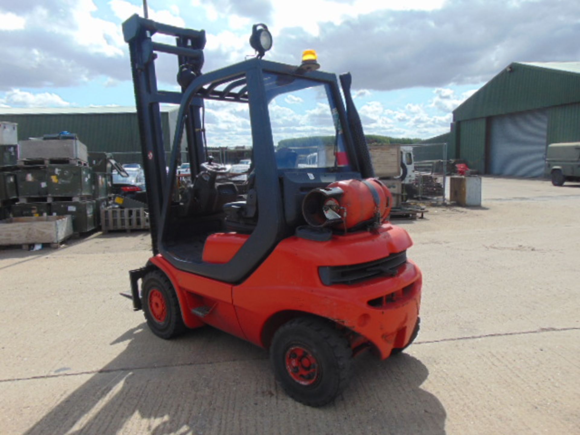 Linde H20T Counter Balance Gas Forklift - Image 12 of 19