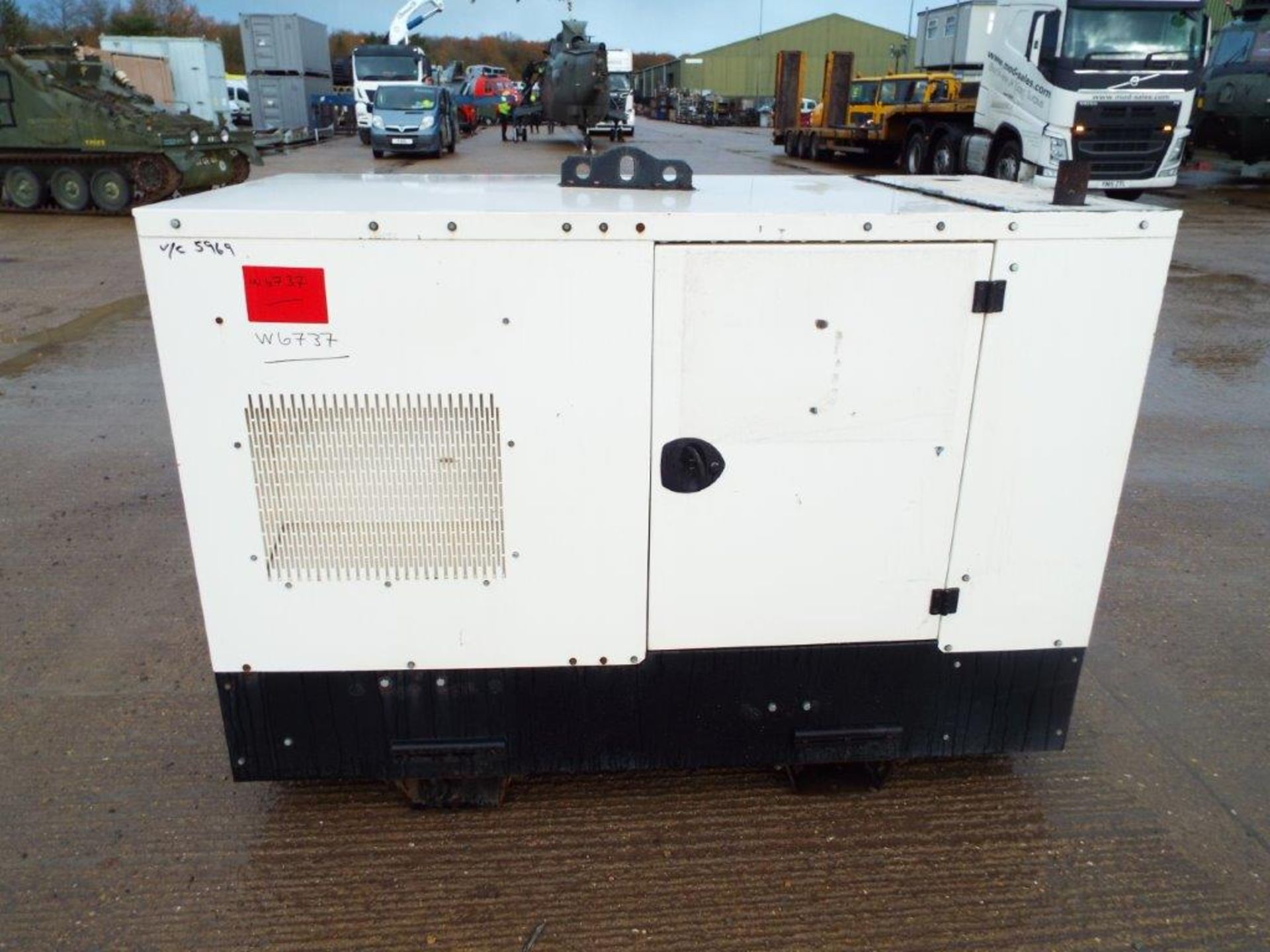 Bruno GX37FE 33 KVA 3 Phase Silent Iveco Diesel Powered Generator Set - Bild 5 aus 19