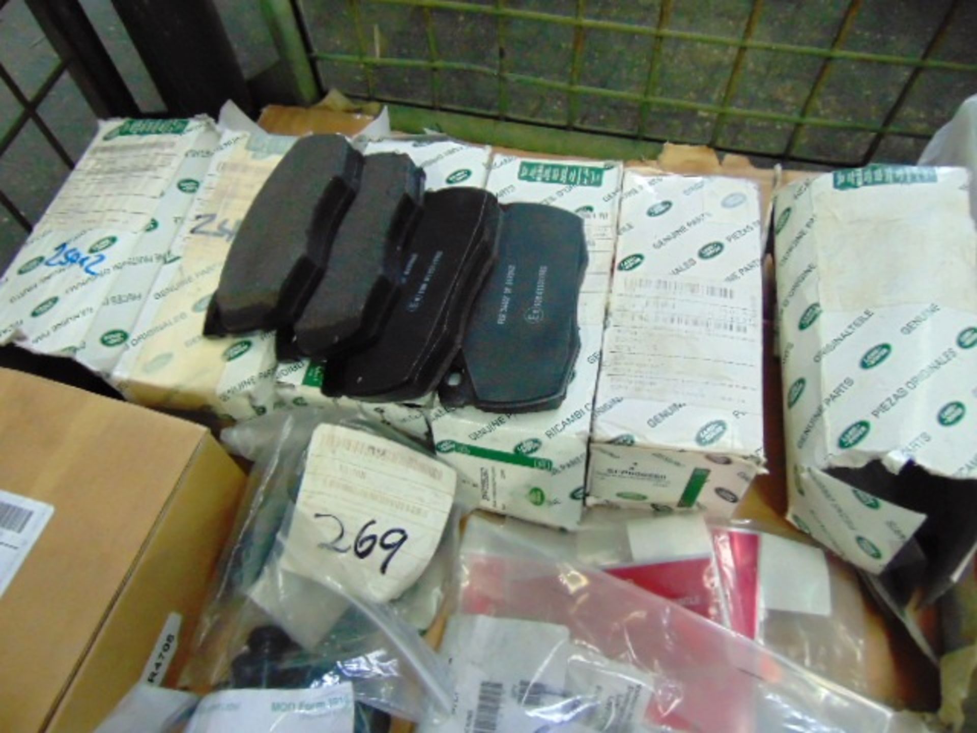 Mixed Stillage of Land Rover Wolf Parts inc Disc Brakes, Brake Pads, Tie Rods, Gaskets, Hoses etc - Image 3 of 10