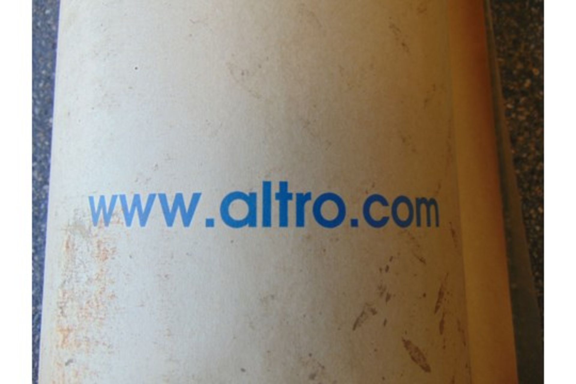 1 x Unissued 40 Sq m roll of Altro Contrax - Light Beige CX2001 Anti Slip Safety Vinyl Flooring - Image 3 of 5