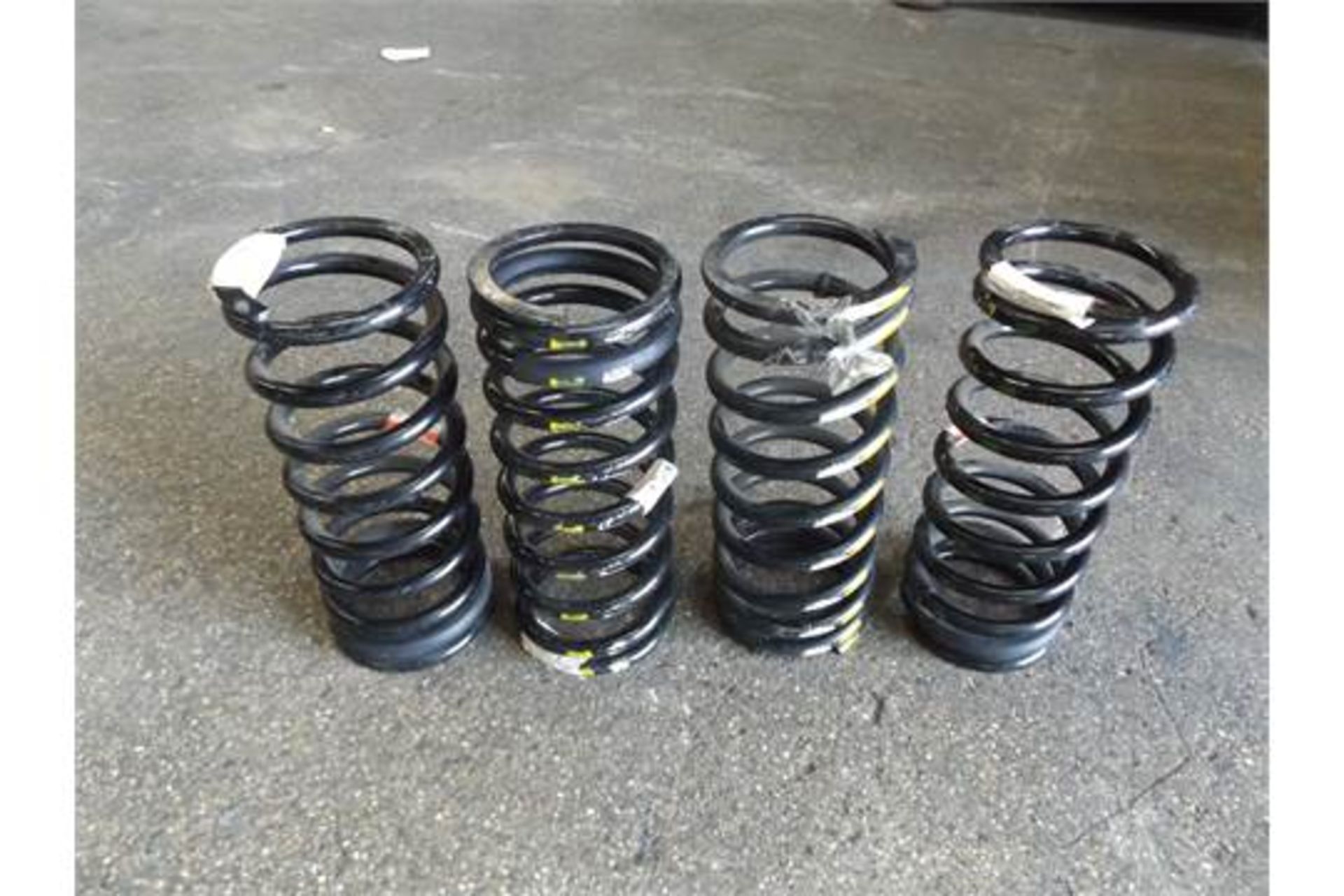 4 x Land Rover 90 LH Rear Coil Spring P/No NRC9463