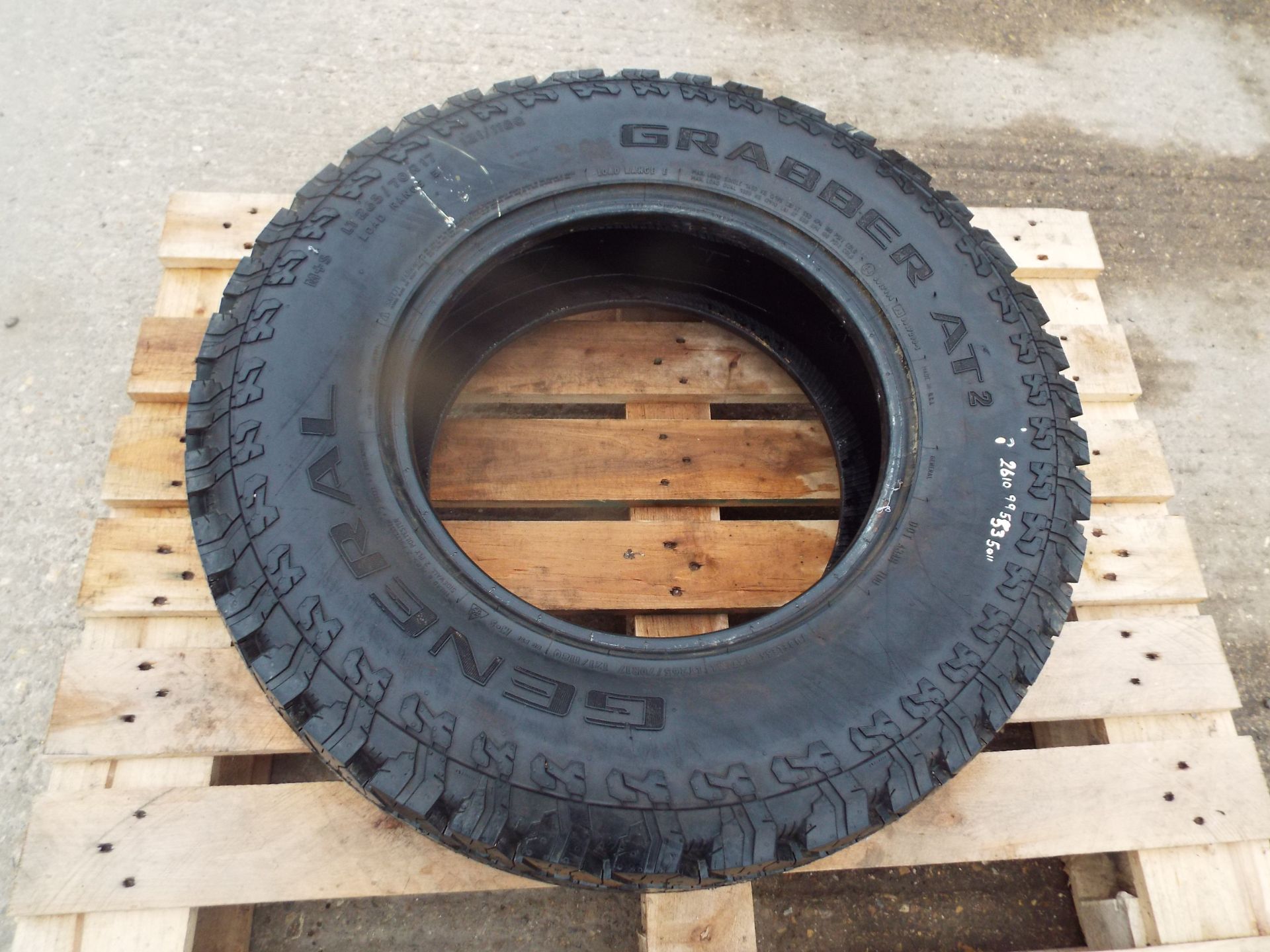 General Grabber AT2 265-70R17 Tyre