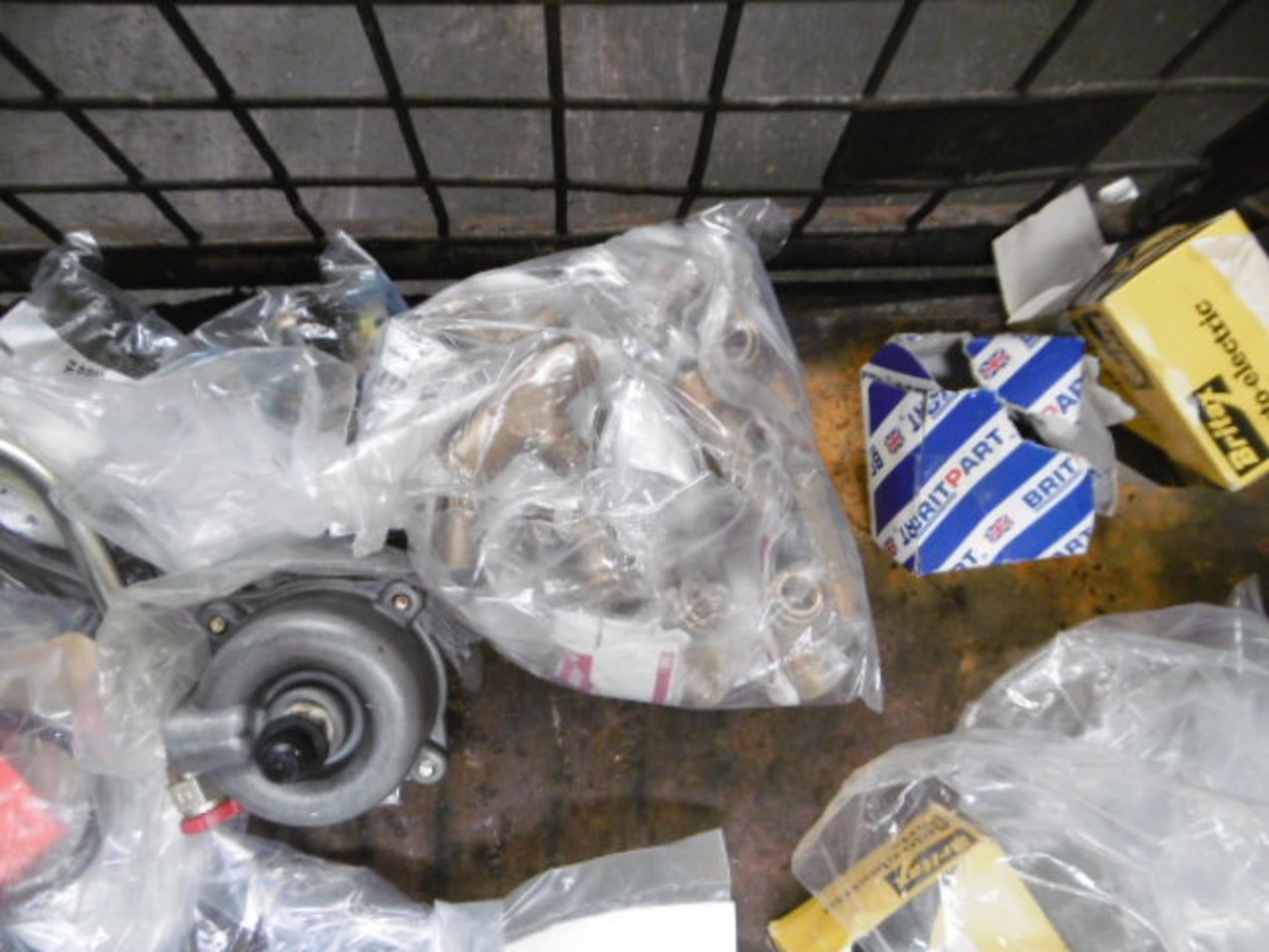 Mixed Stillage of Truck Parts - Image 3 of 11