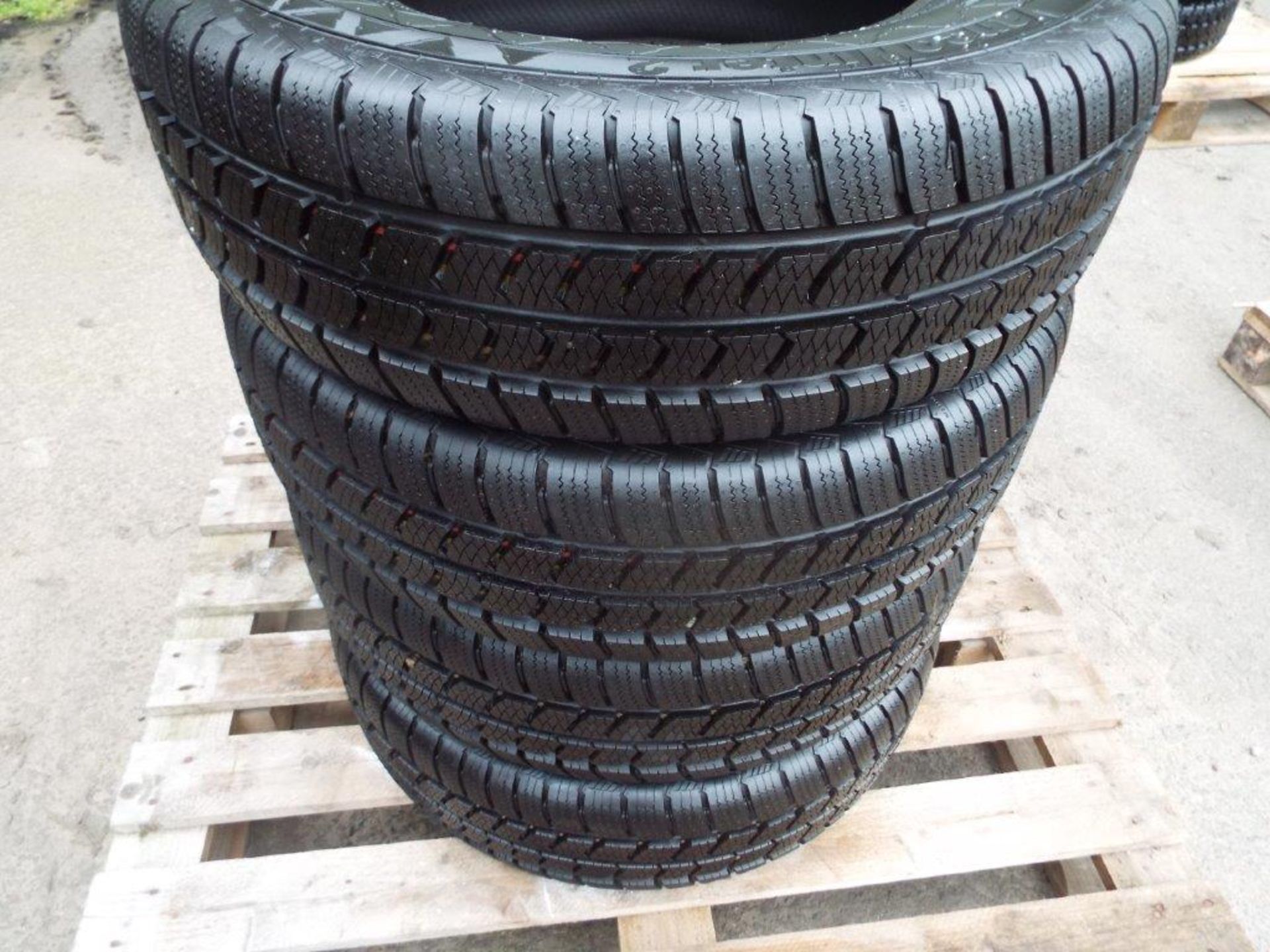 4 x Continental Vancowinter 2 225/75 R16 C Winter Tyres - Image 6 of 9