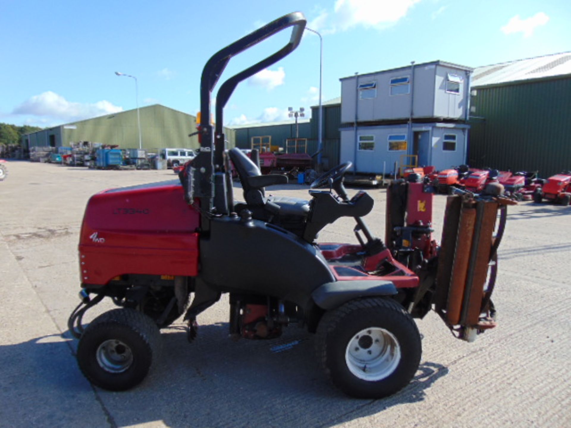 2012 Toro LT3340 4WD Triple Gang Ride on Mower - Image 7 of 15