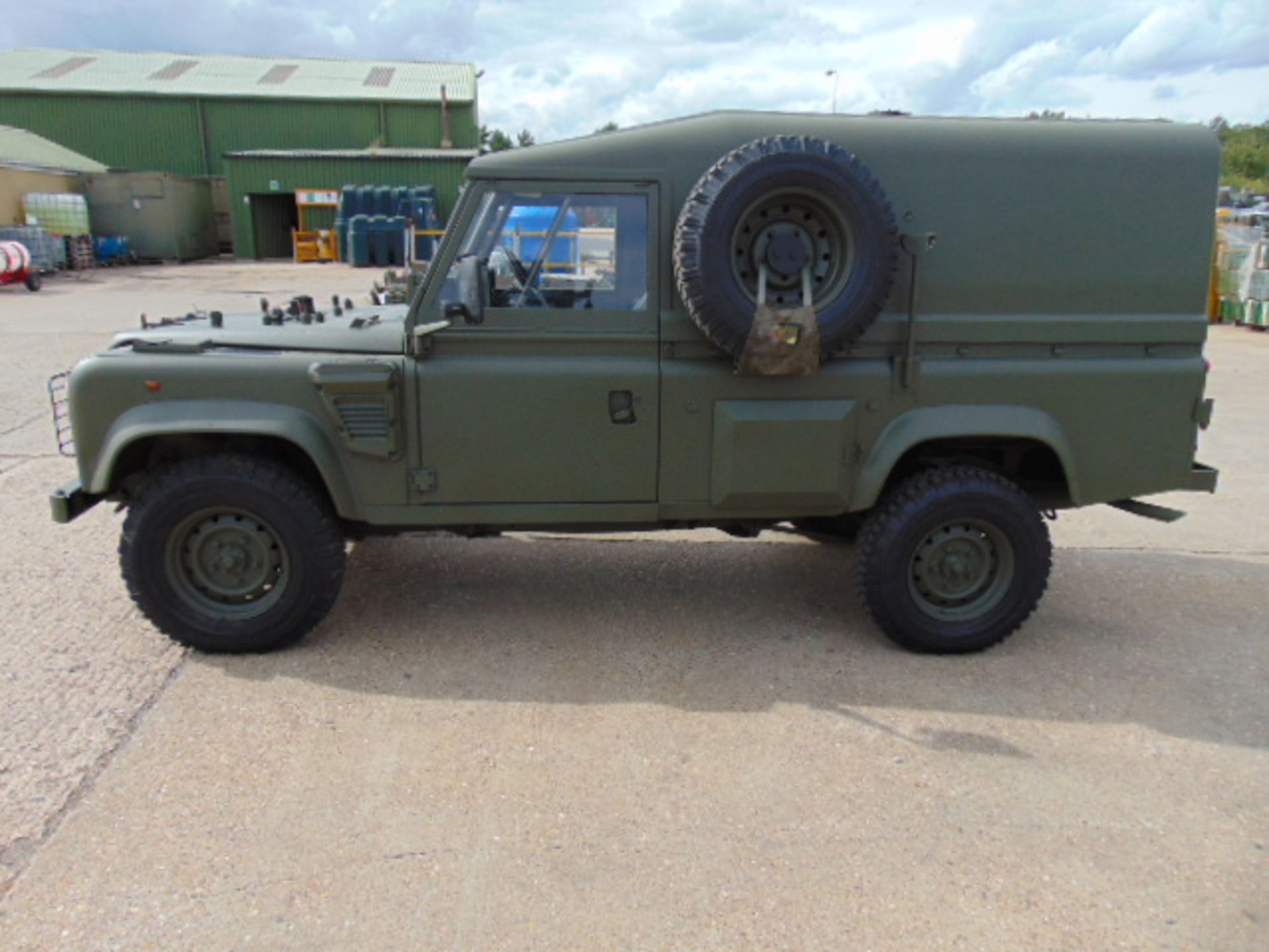 Military Specification Land Rover Wolf 110 Hard Top FFR (Radio Fit) 47,000 miles only - Bild 4 aus 21