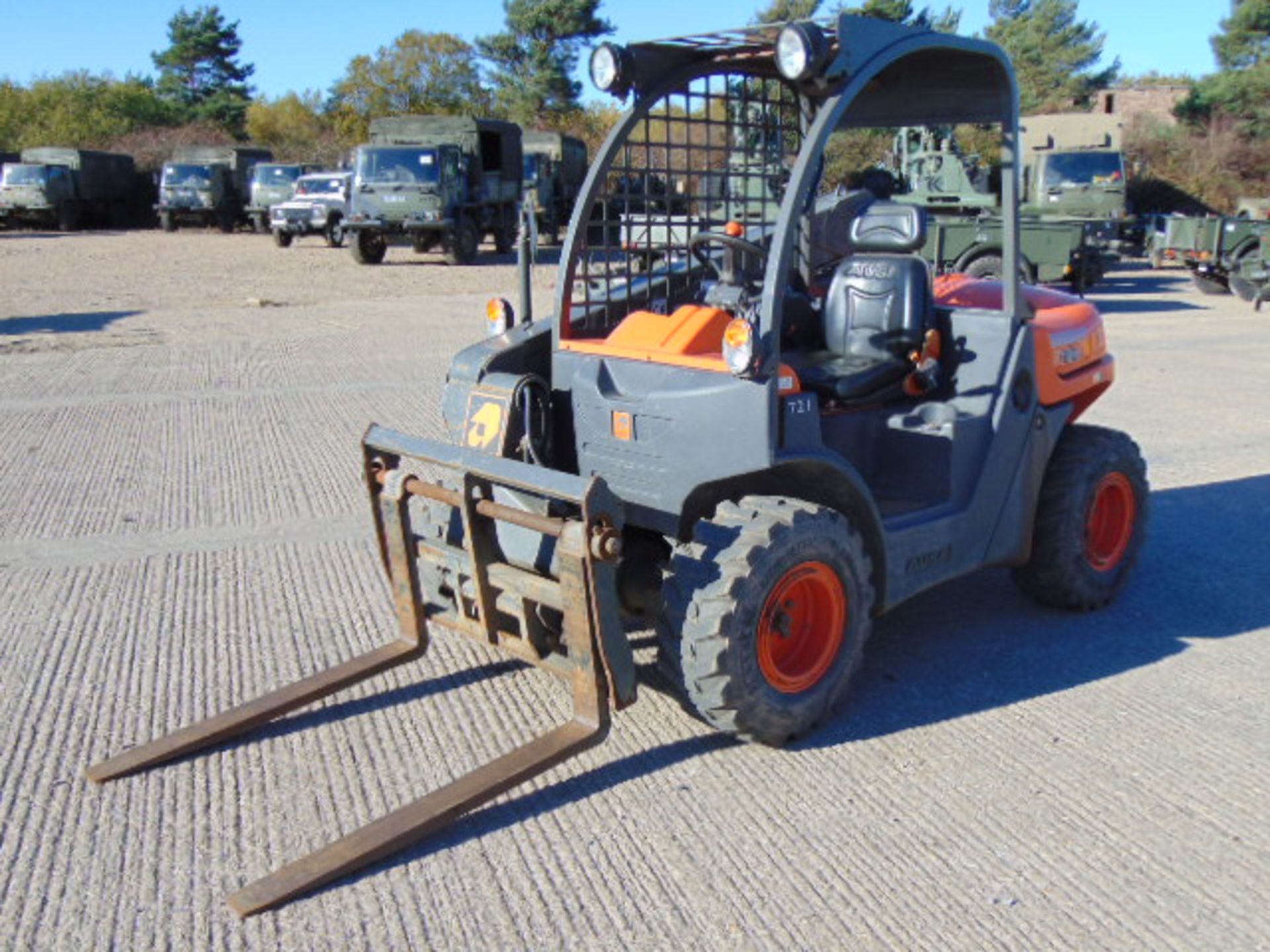 2010 Ausa Taurulift T133H 4WD Compact Forklift with Pallet Tines - Bild 5 aus 15