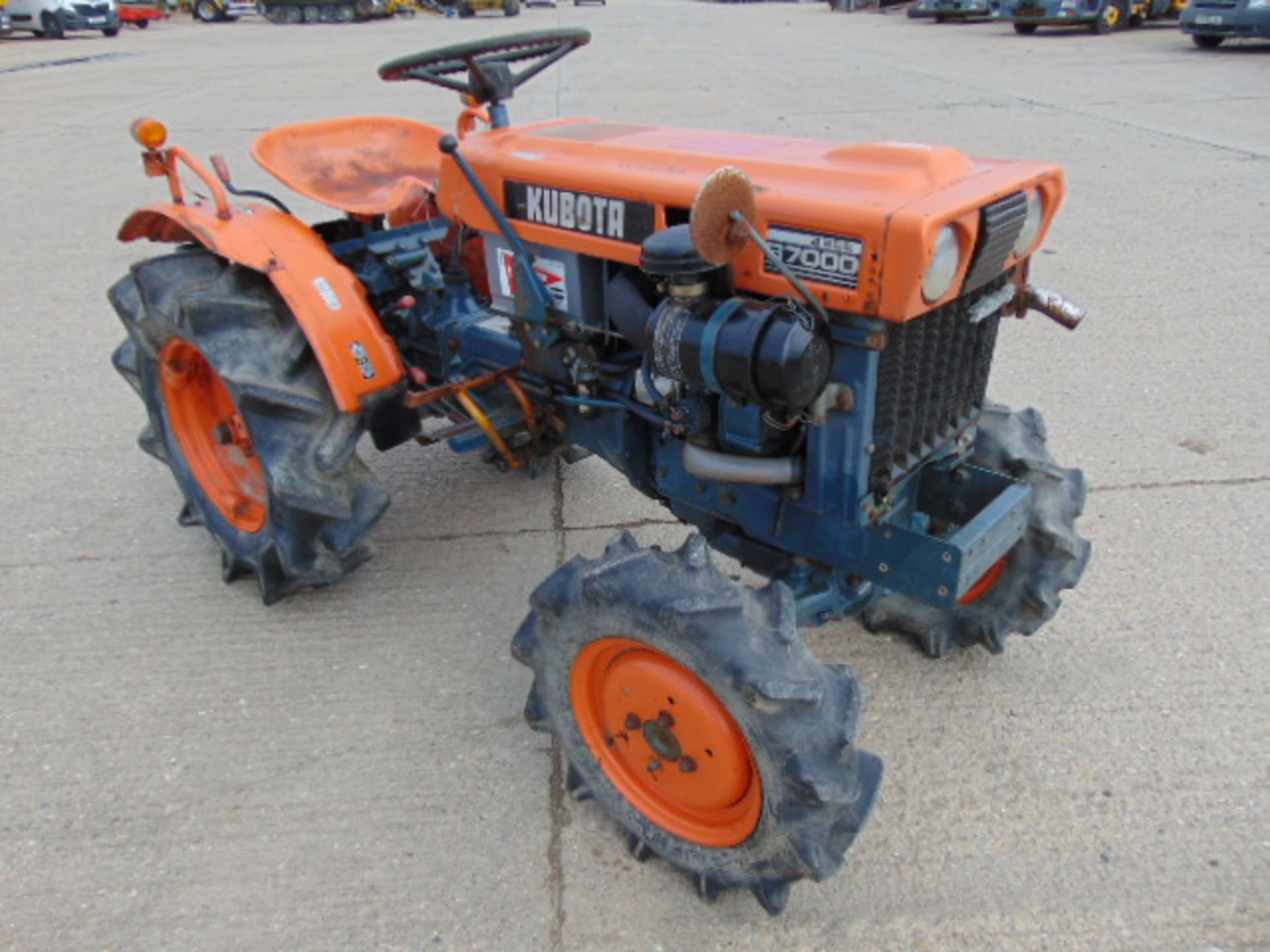 Kubota B7000 4WD Compact Tractor - Bild 3 aus 16