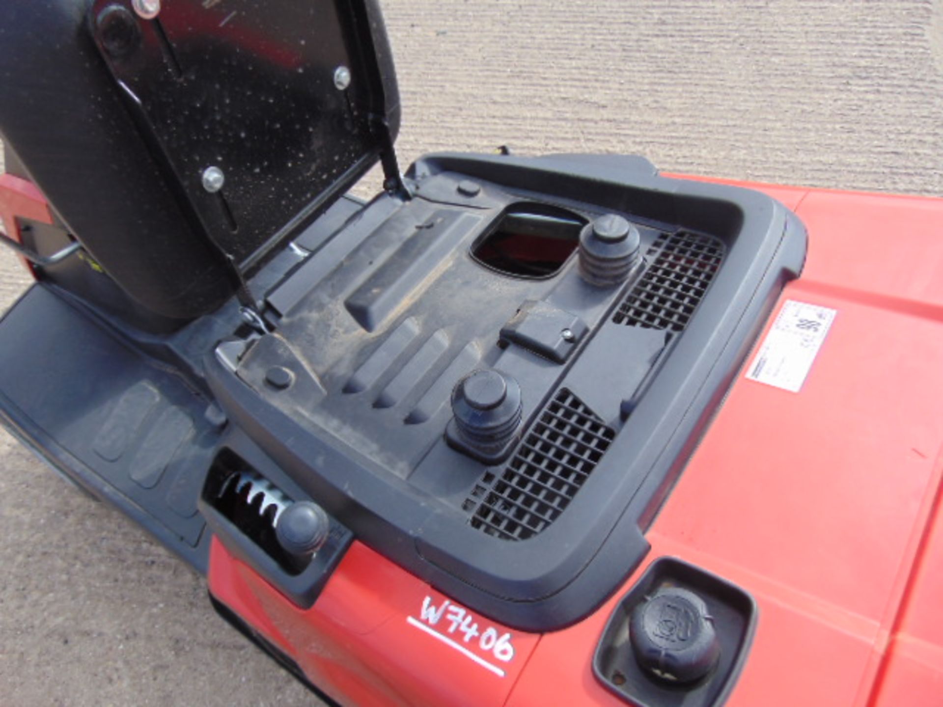 Mountfield 827H Ride On Mower - Bild 10 aus 14