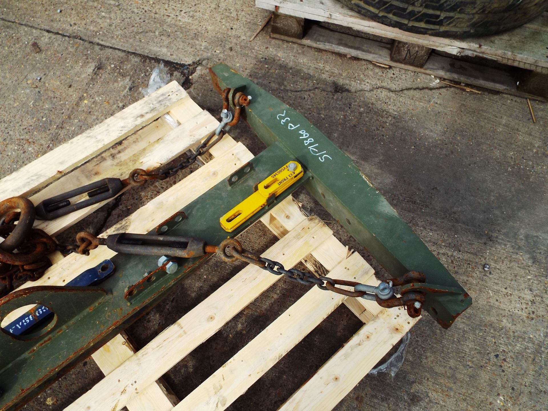 Extremely Rare Original FV432 Pack Lifting Frame with Attachments - Image 3 of 6