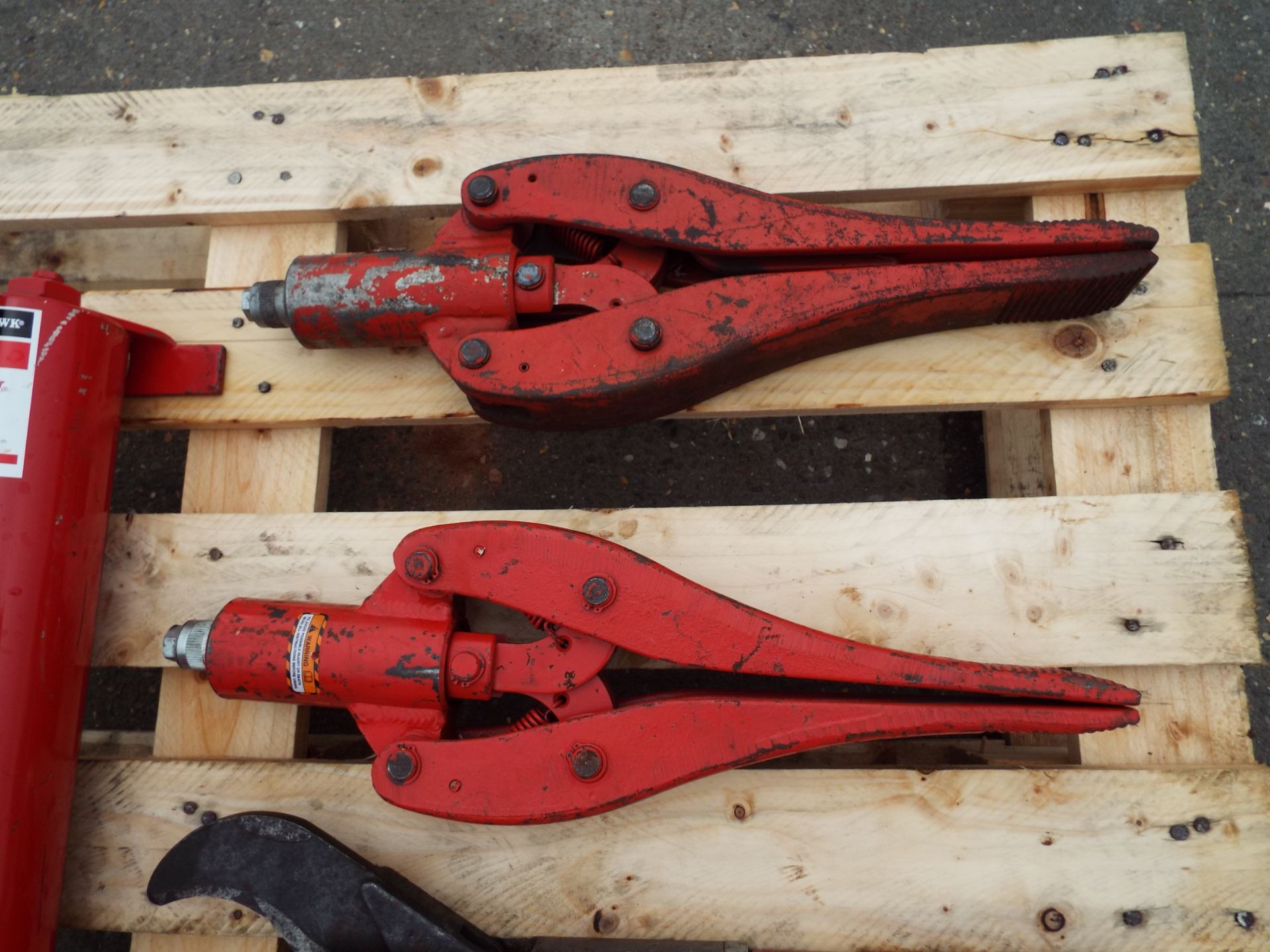 Blackhawk Hydraulic P-420 Hand Pump, 2 x Spreaders and 1 x Cutter - Image 3 of 4