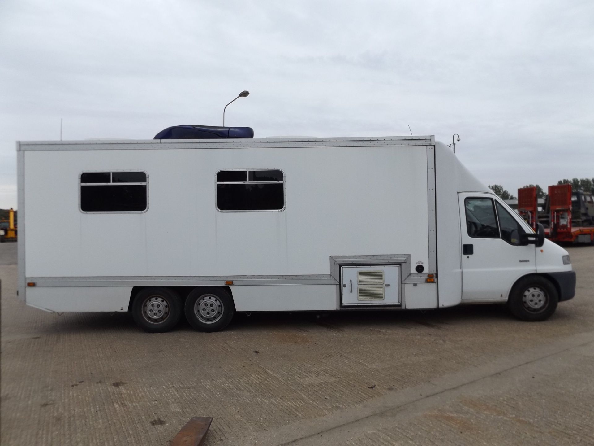 Citroen Relay 2.8HDi MWB Tri Axle Van only 24,529 miles! IDEAL CAMPER/EXPEDITION VEHICLE - Bild 6 aus 20