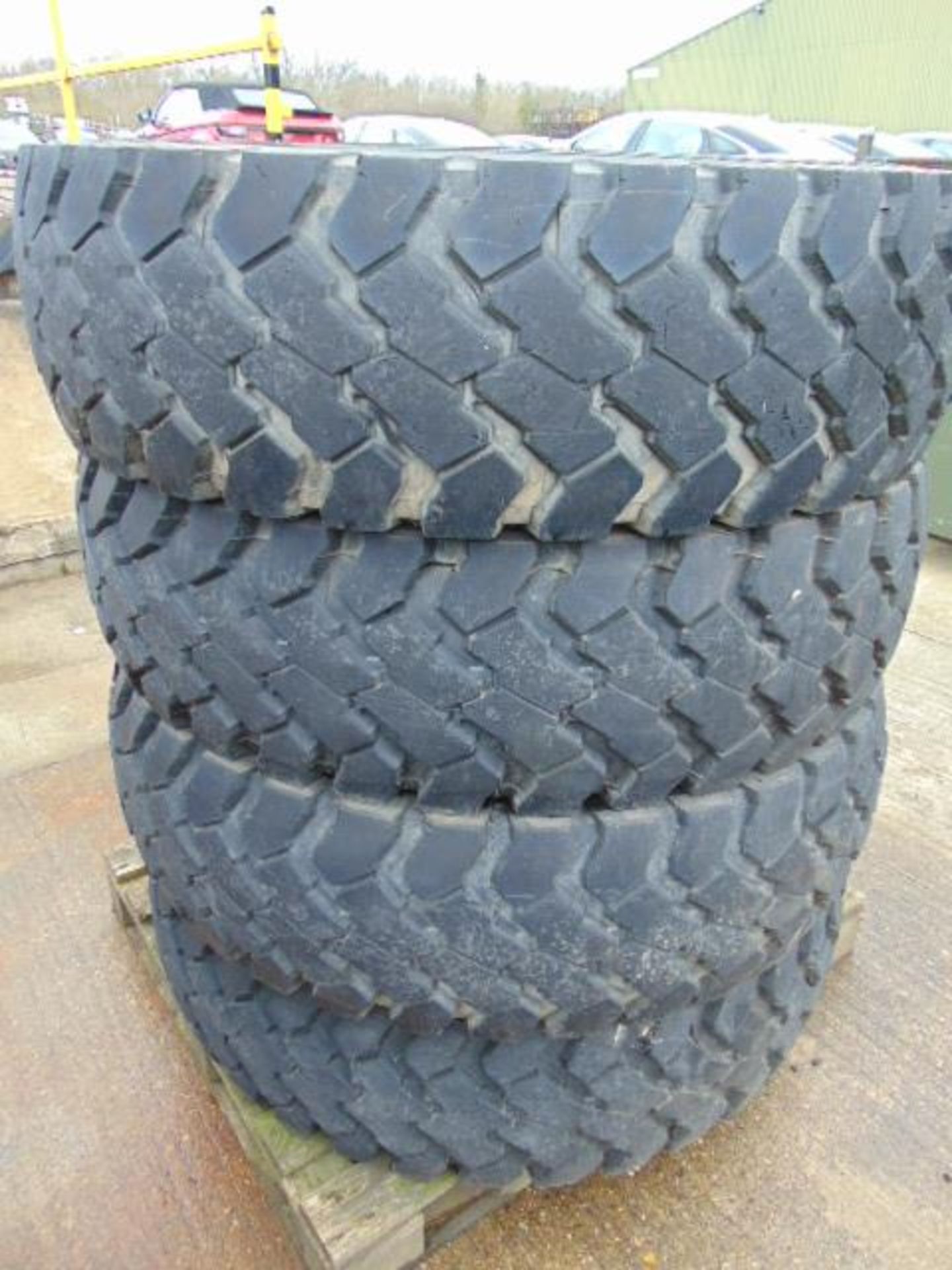 4 x Continental 14.00 R20 Tyres - Image 3 of 5