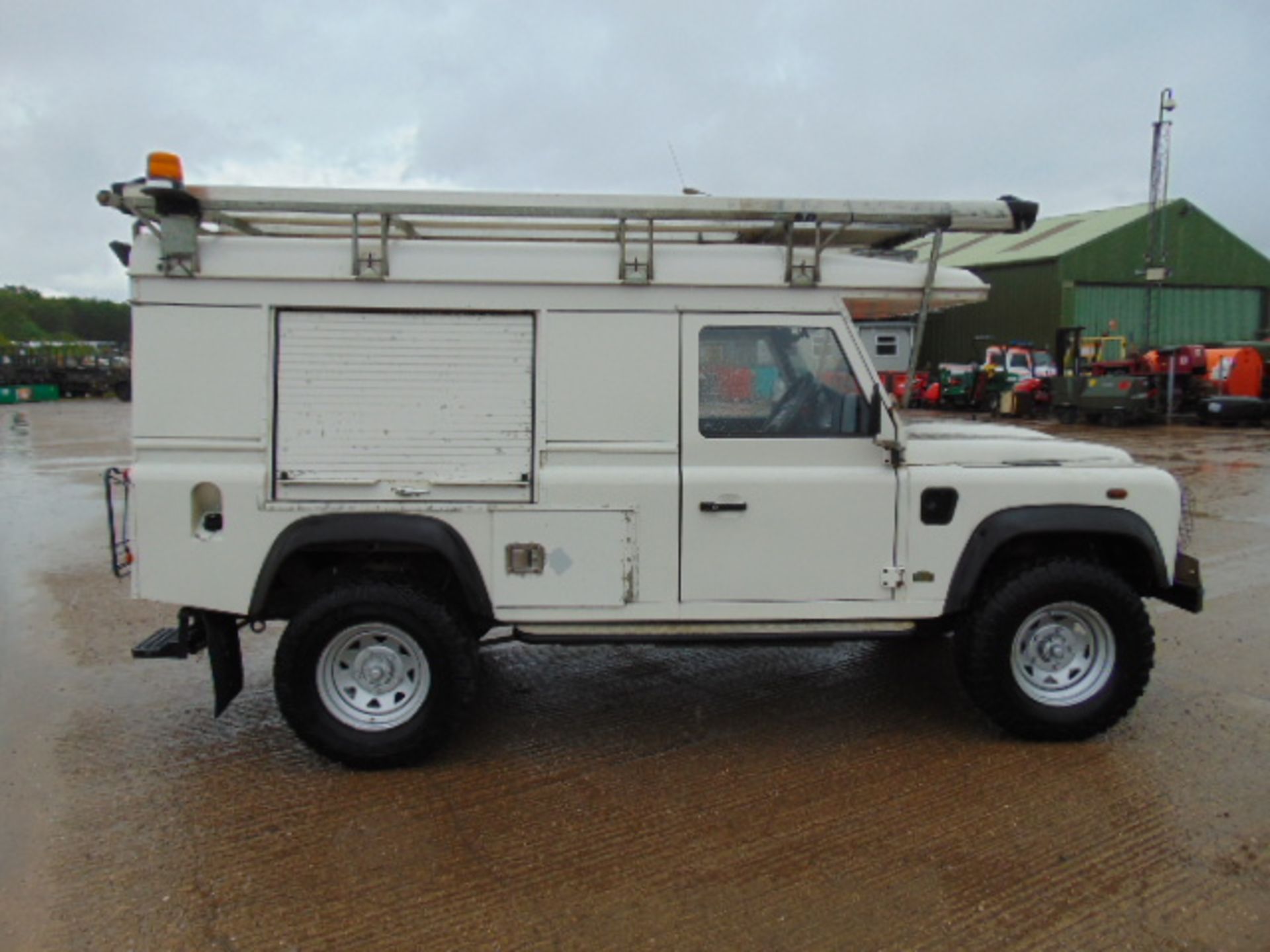 Land Rover Defender 110 Puma Hardtop 4x4 Special Utility (Mobile Workshop) complete with Winch - Image 8 of 29