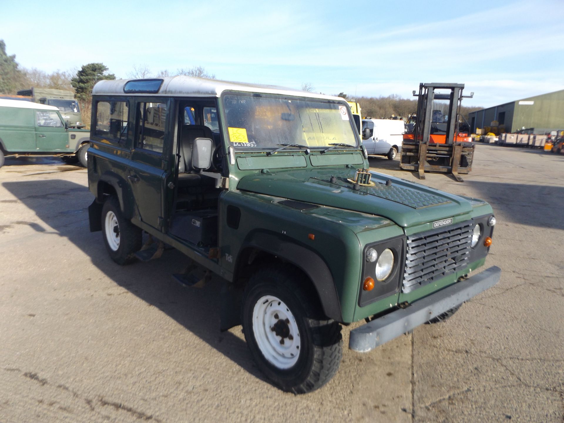 Land Rover Defender 110 300TDi Station Wagon suitable for spares or repairs