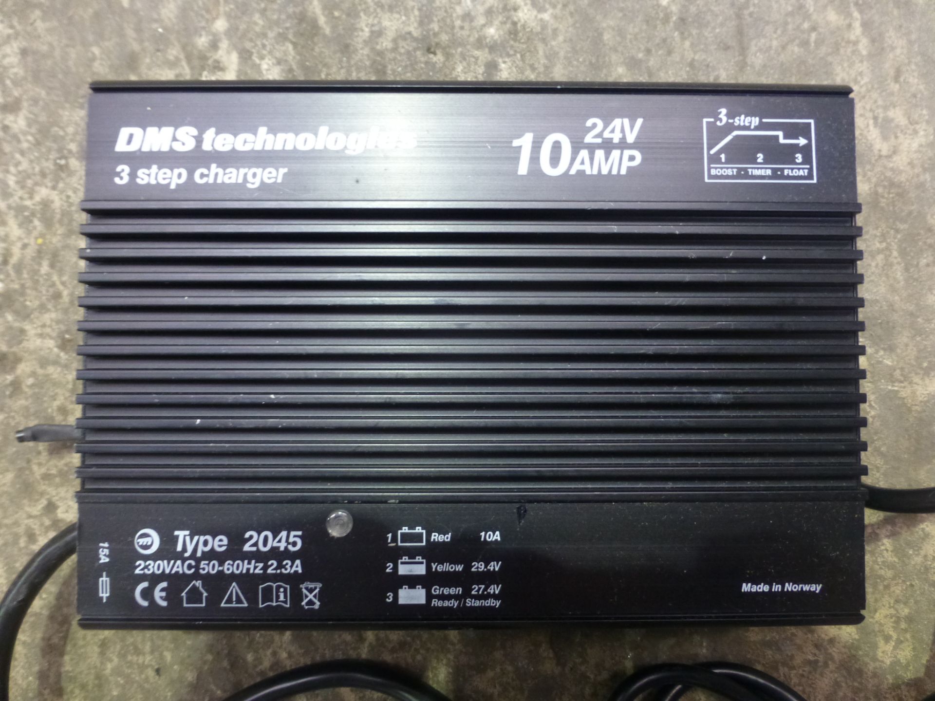 DMS Technologies TYPE 2045 3 Step Battery Charger