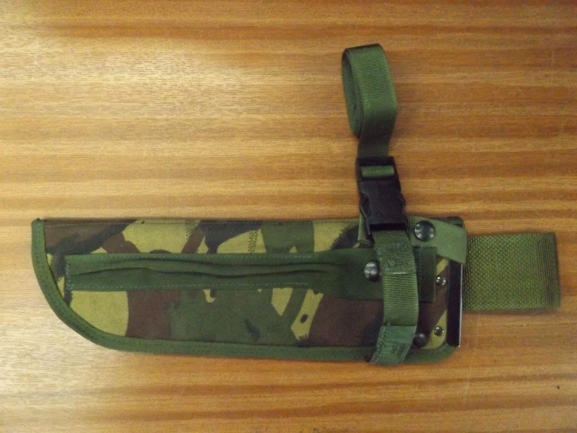 35 x Camouflaged Jungle Knife Sheaths - Image 2 of 4