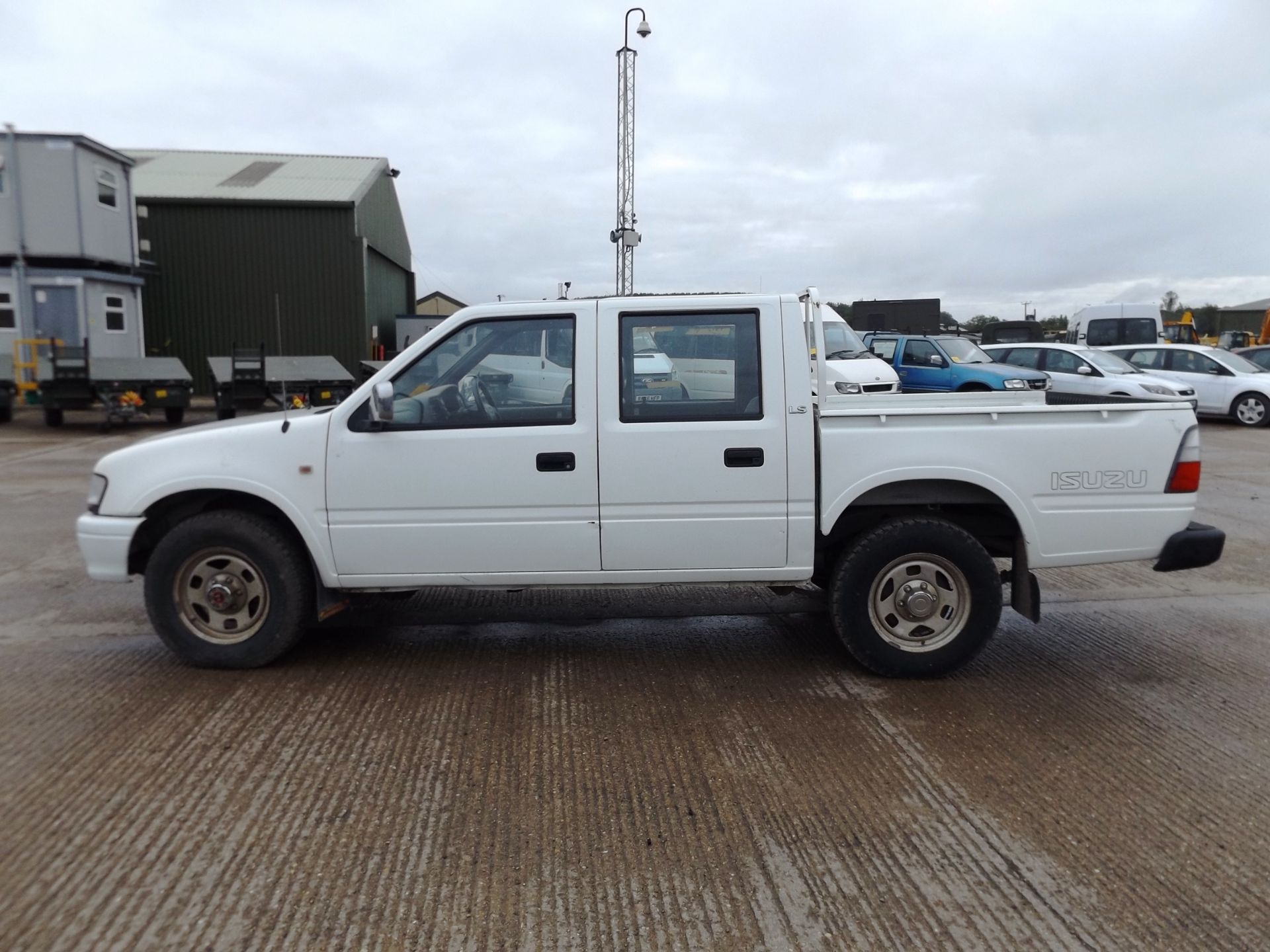 Isuzu Trooper Double Cab pickup 3.1 Turbo Diesel 4 x 4 - Image 4 of 15