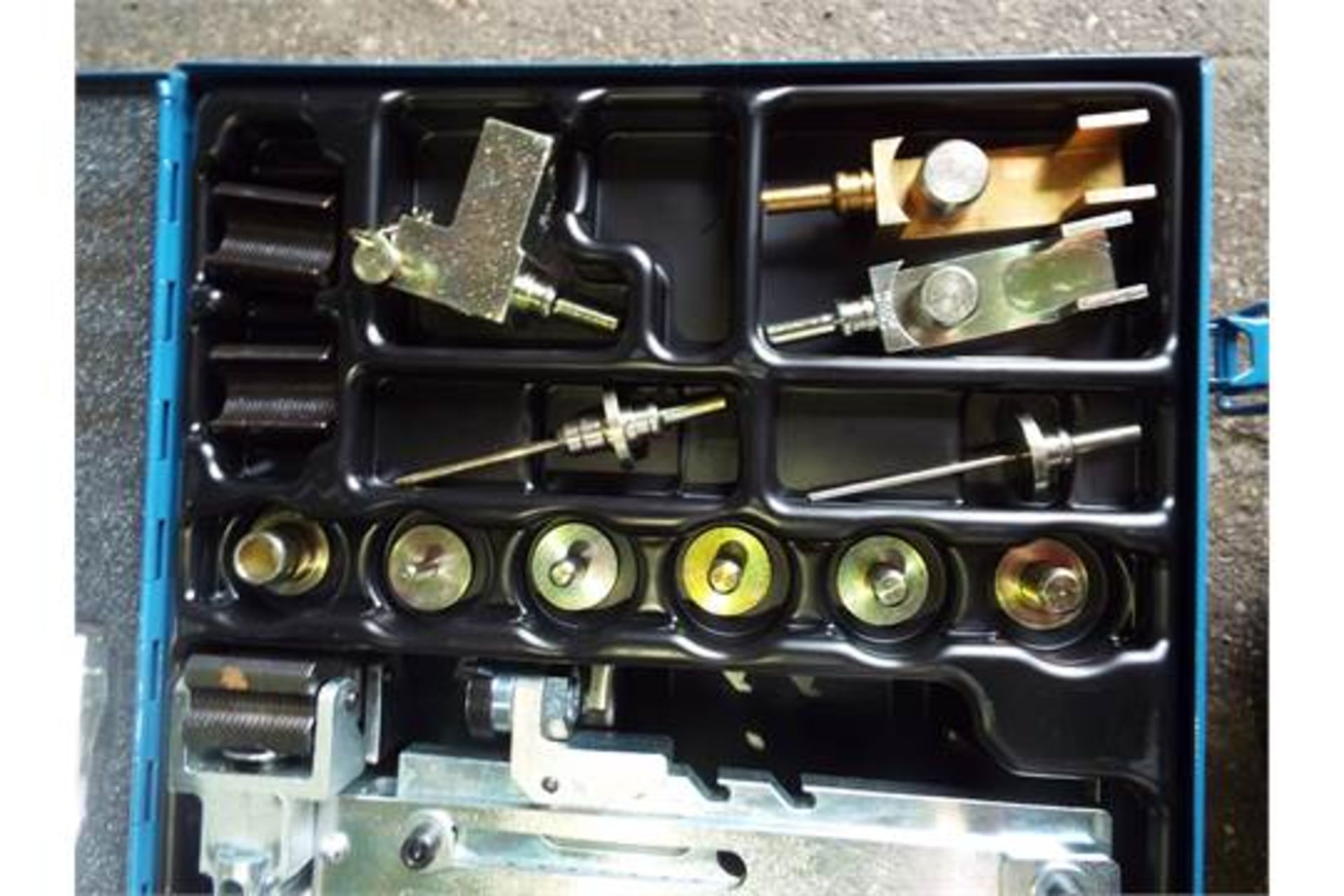 MAN Brake Component Tool Kit P/No DT013861 - Image 3 of 7