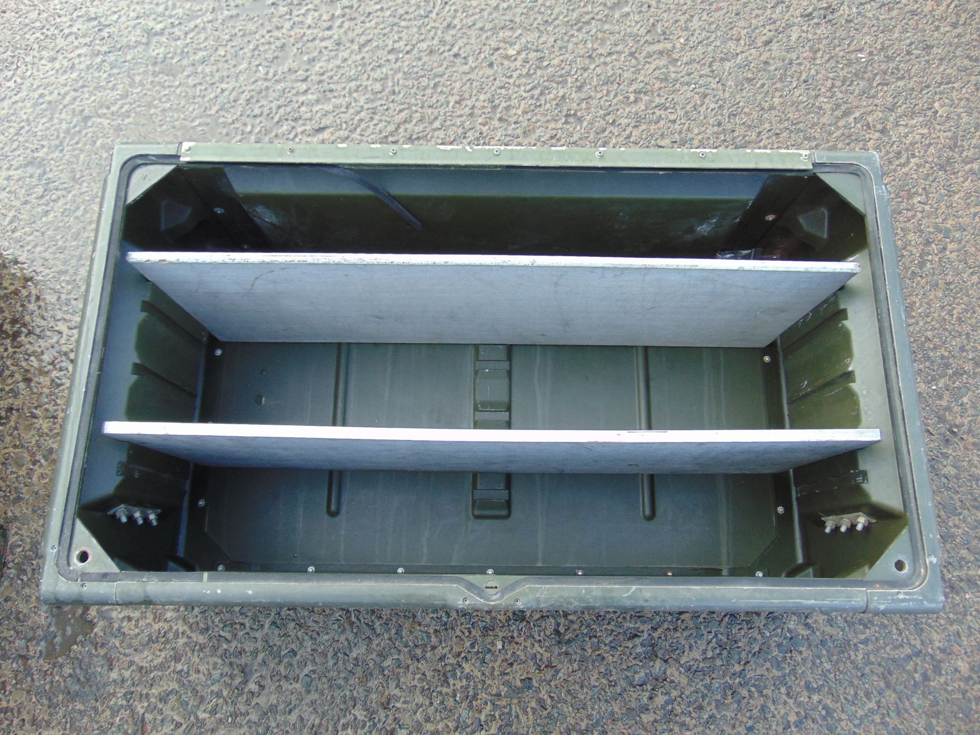 8 x Heavy Duty Interconnecting Storage Boxes With Lids - Image 6 of 7