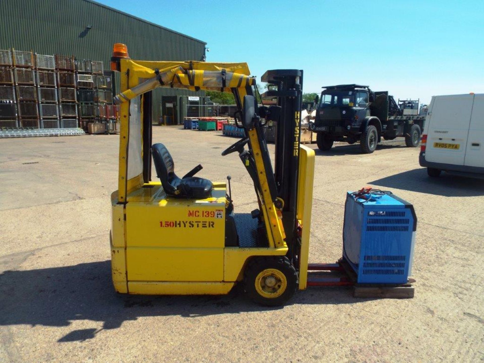 Hyster A1.50XL Electric Forklift - Image 8 of 20