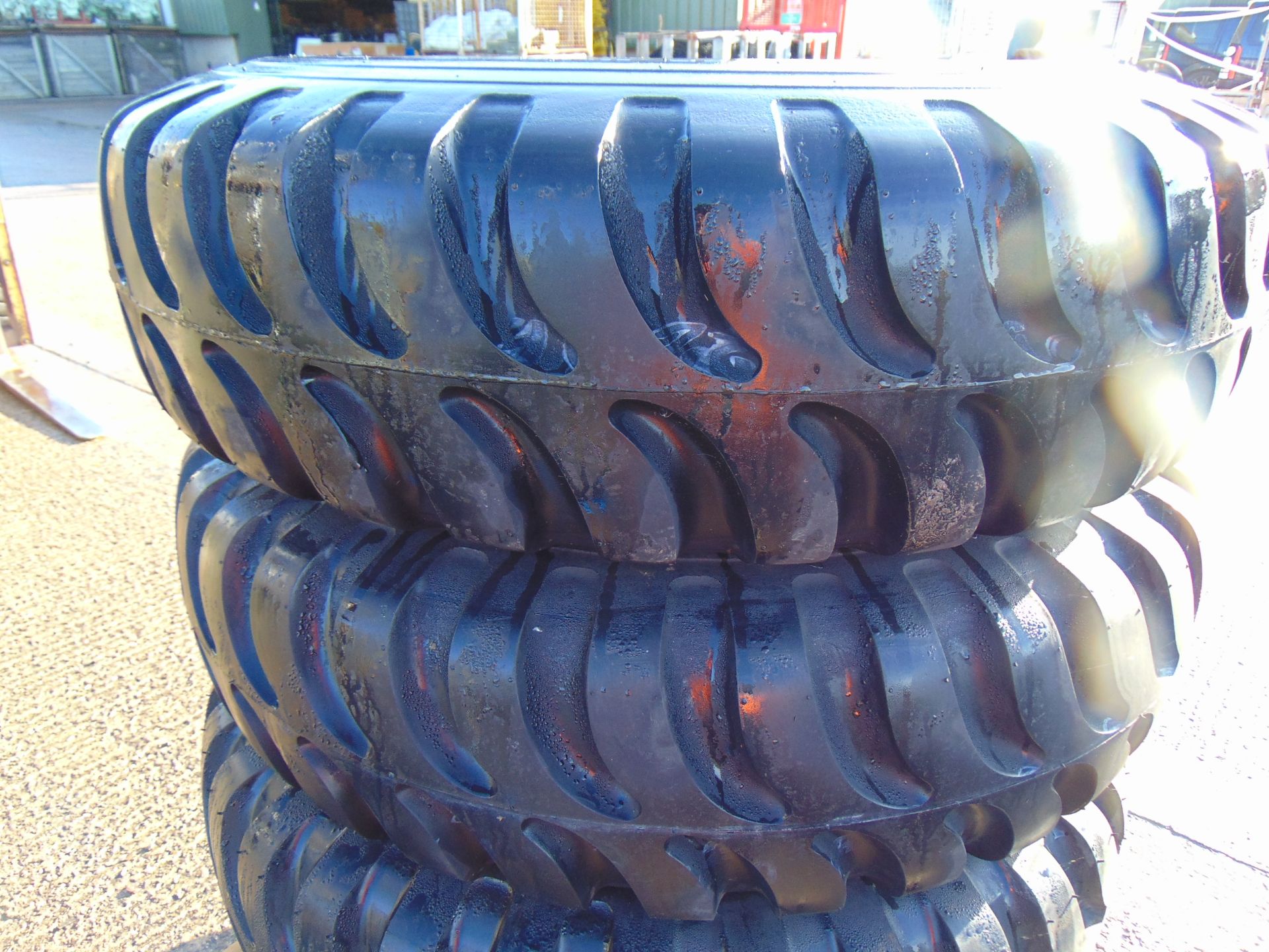 4 x Dunlop Track Grip 12.00-20 Tyres - Image 6 of 6