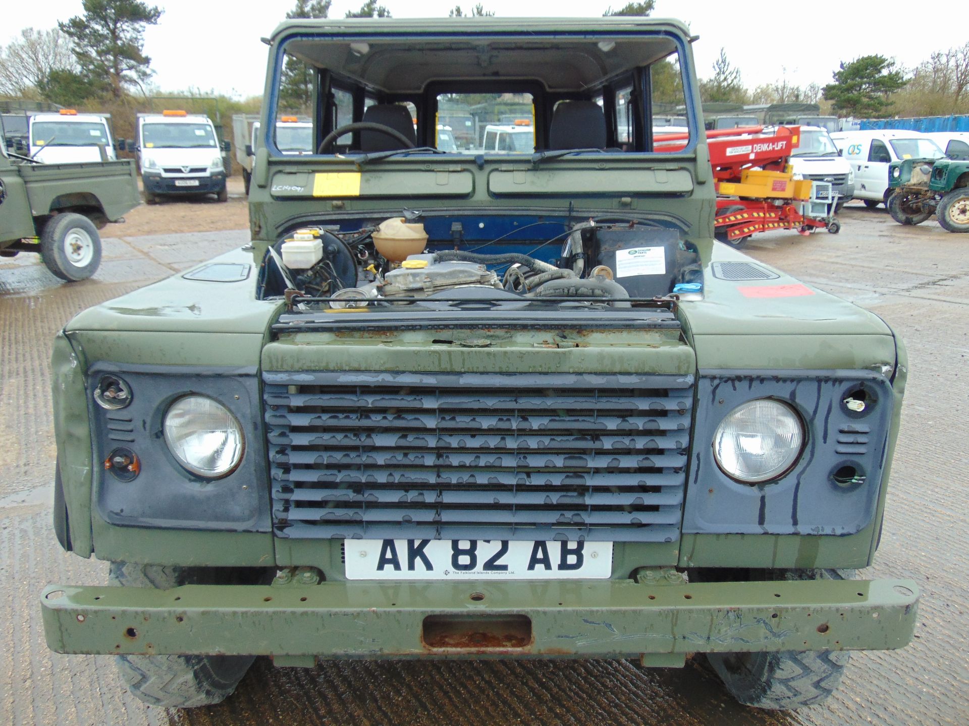Land Rover Defender 110 TD5 suitable for spares or repairs - Image 2 of 19