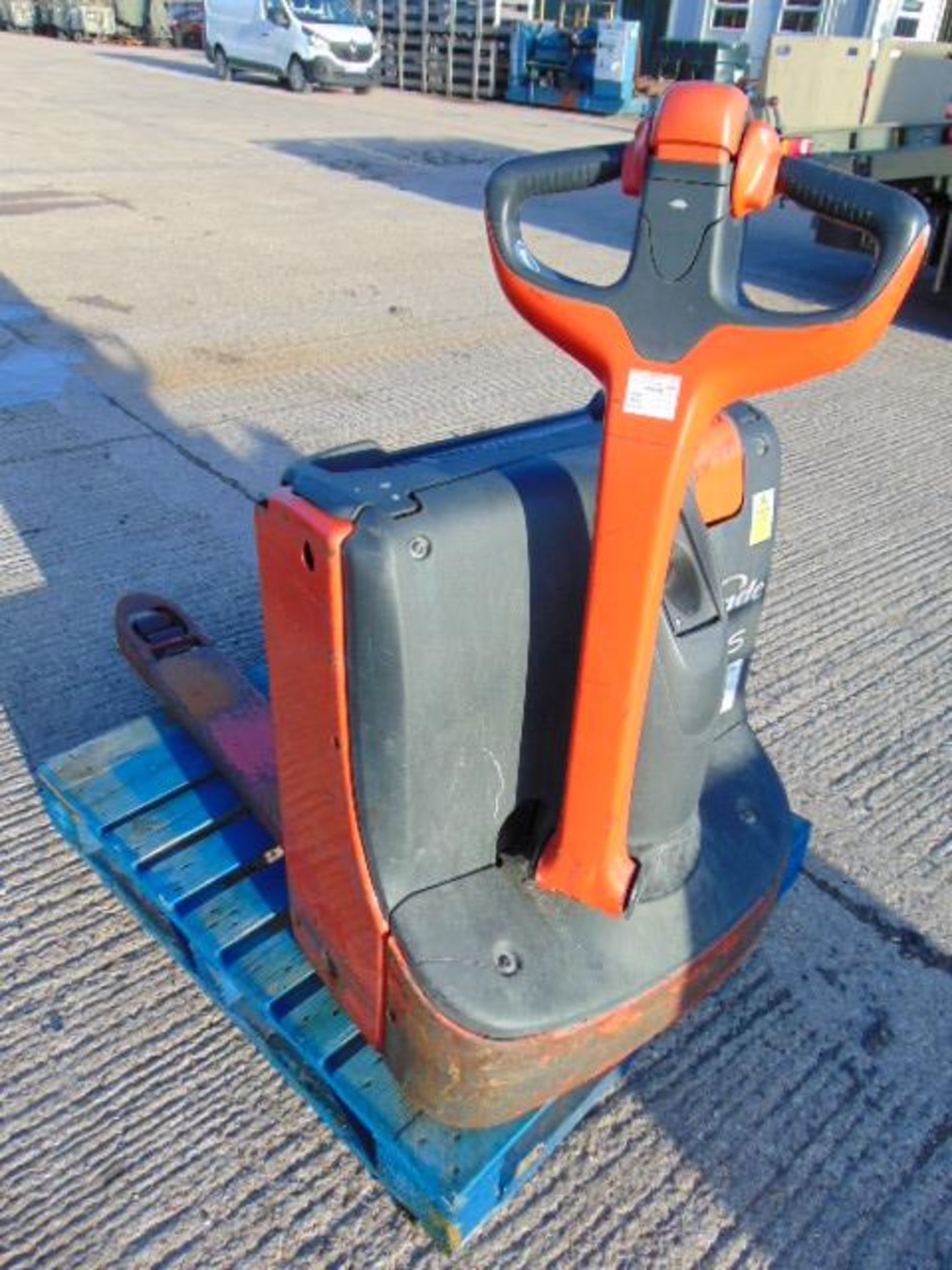 Linde T16 Self Propelled Electric Pallet Truck - Image 4 of 5