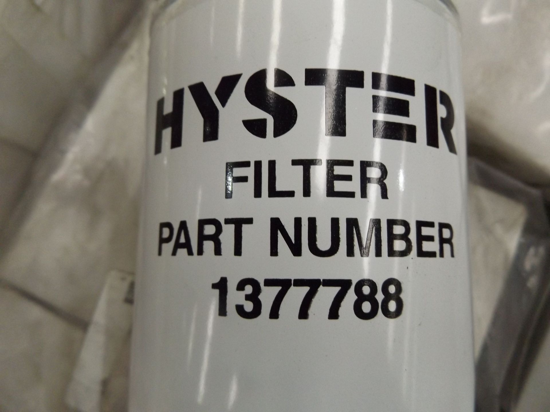 Approx 50 x Hyster Oil Filters P/No 1377788 - Image 2 of 4
