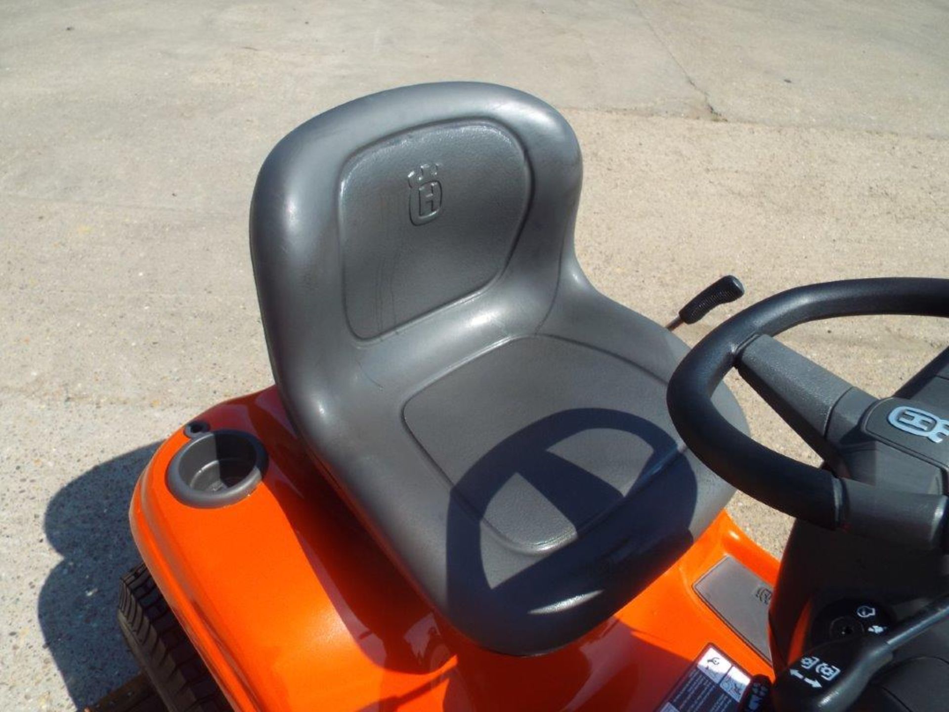 Husqvarna YTA22V46 22-HP V-twin Automatic 46-in Ride On Lawn Tractor - Image 16 of 25