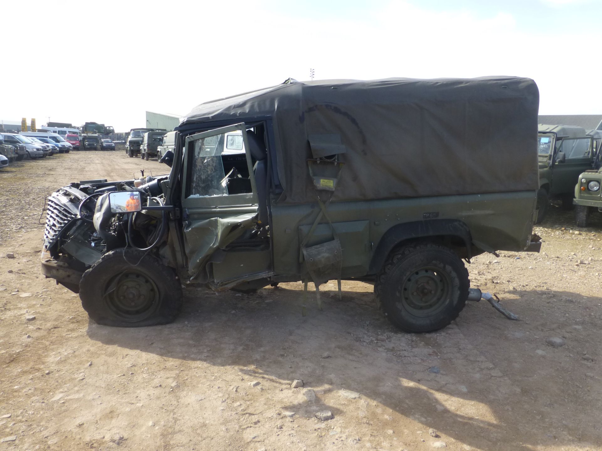 Land Rover Wolf 110 Soft Top suitable for spares or repairs - Bild 4 aus 12