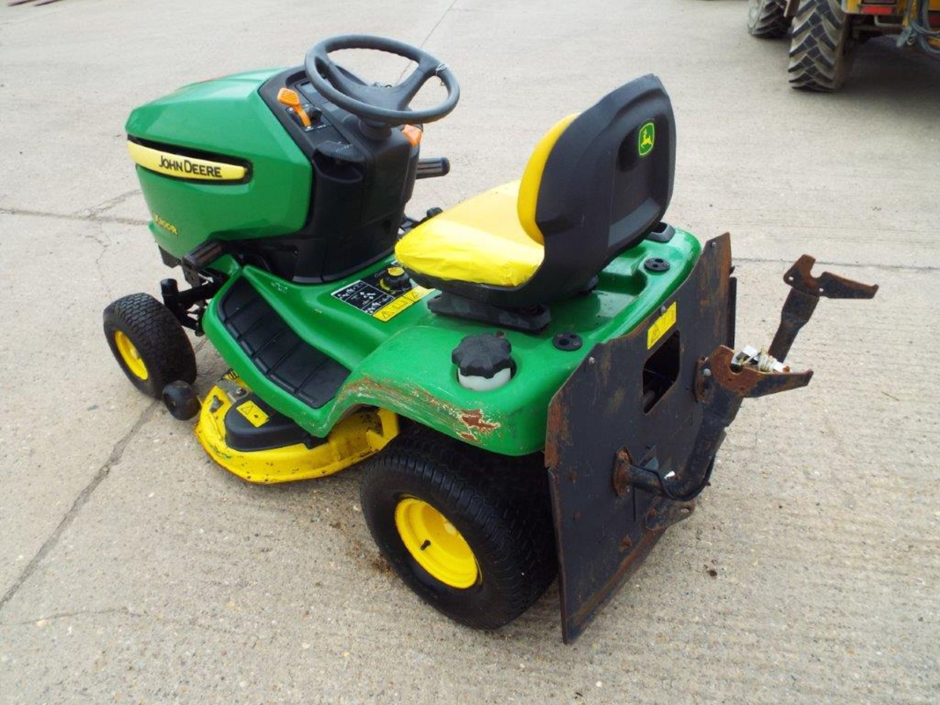 John Deere X300R 18.5-hp V-twin Lawn Tractor with 42" Deck - Bild 5 aus 20