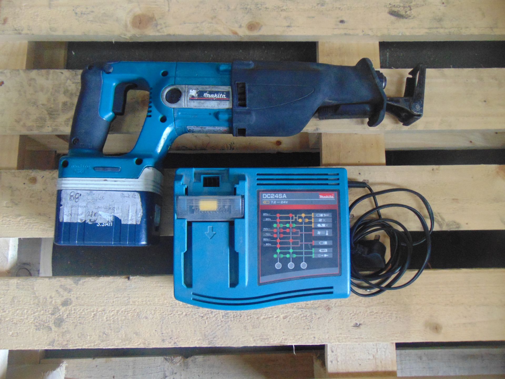 Makita BJR240 Reciprocating Saw with Battery and Charger