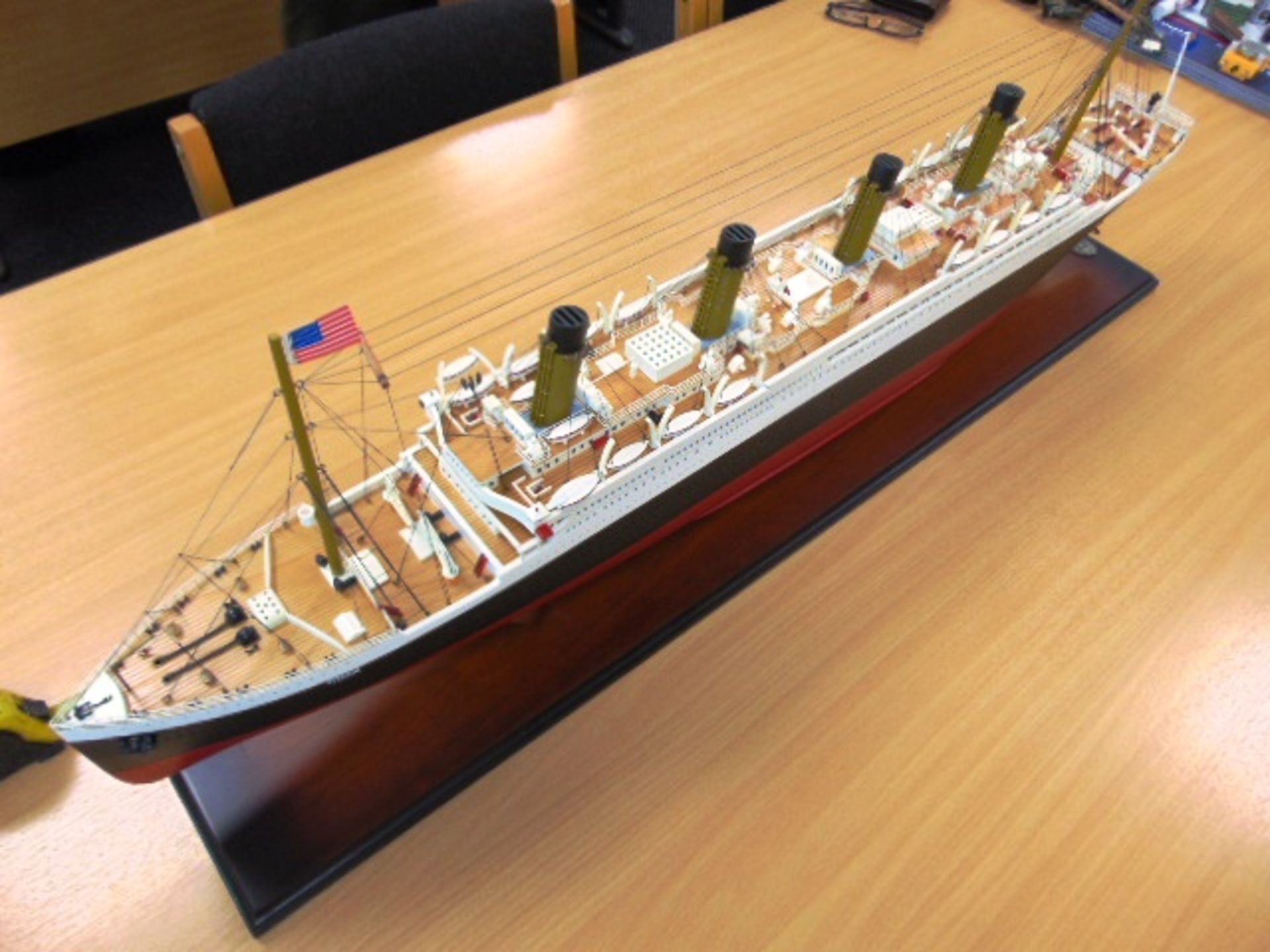 RMS Titanic Highly detailed wood scale model - Image 10 of 12