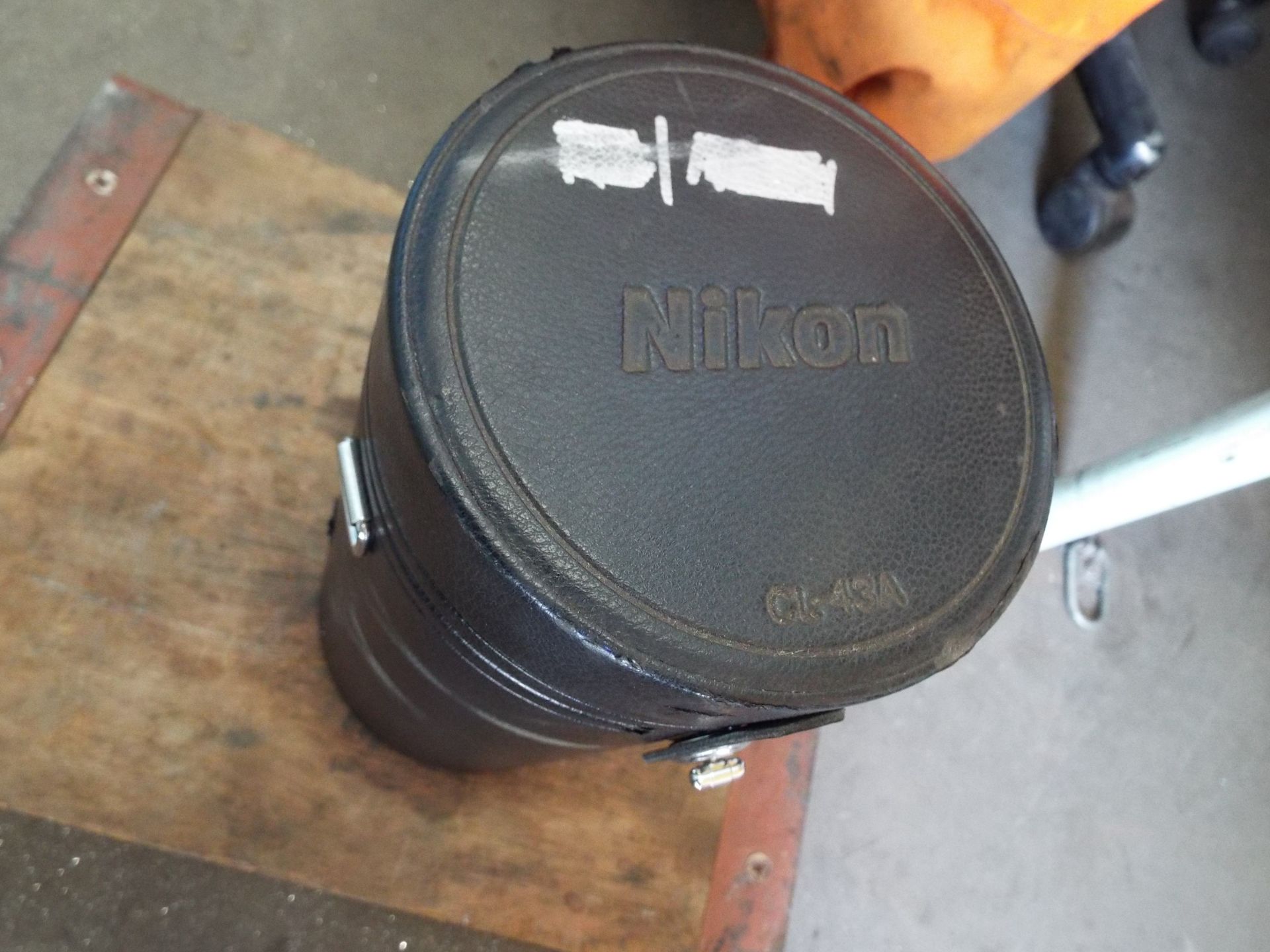 Nikon ED AF Nikkor 80-200mm 1:2.8 D Lense with Leather Carry Case - Image 7 of 8