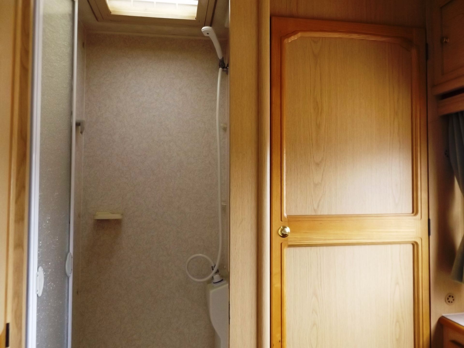 Compass Kensington 500/4 Berth Caravan - Bild 16 aus 18