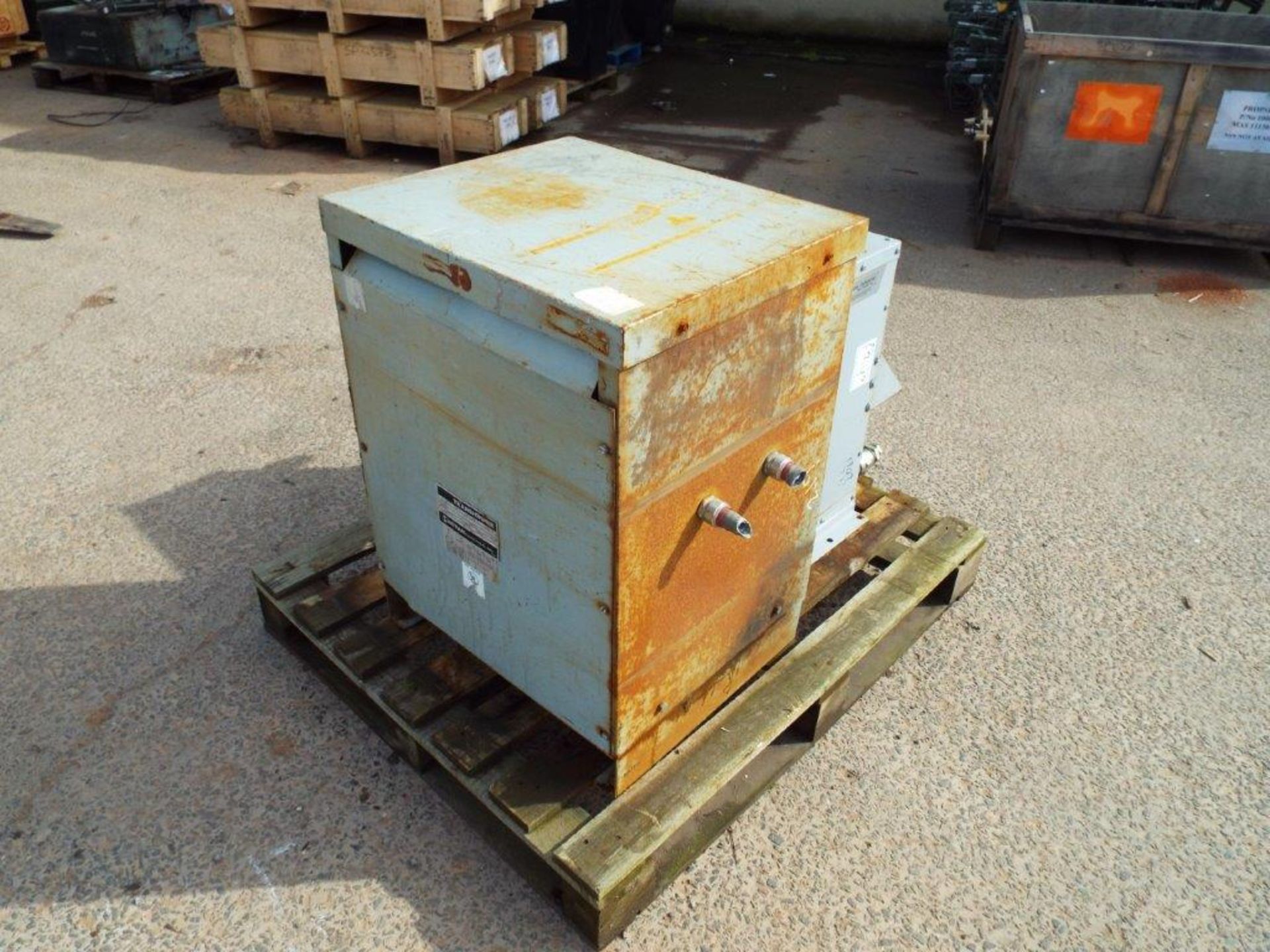 Hitran 27 KVA 460 Volt Delta to 460Y/266 D3002744H6 3 Phase Transformer with Cooling Unit - Image 2 of 10