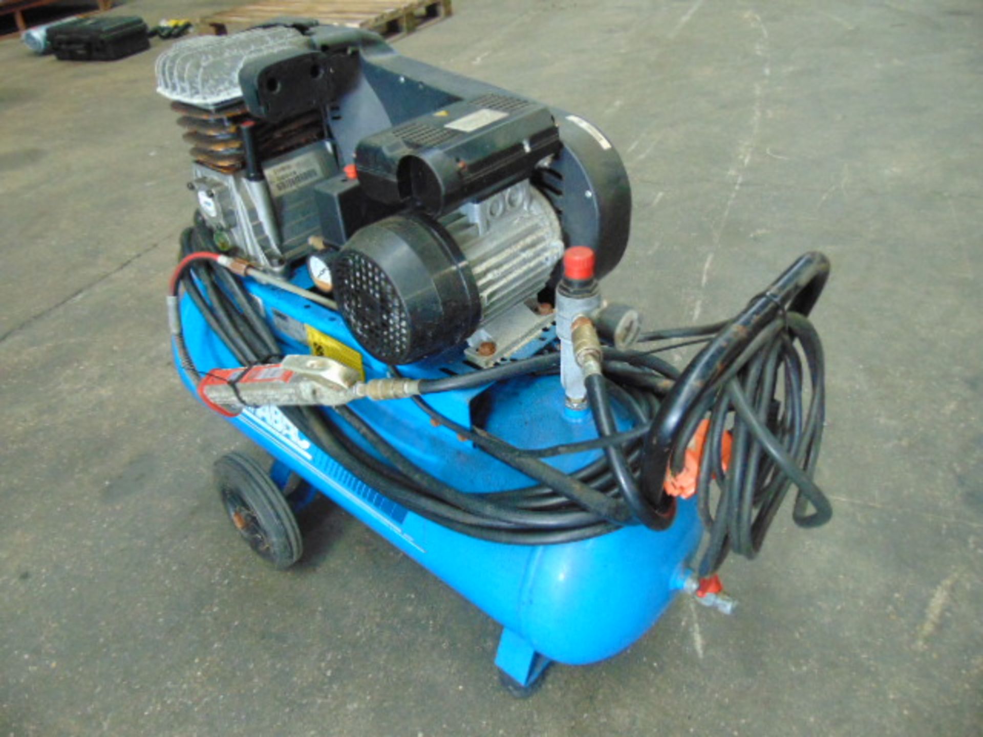 ABAC B 2800B-60 cm 3 V240 Kompex Mobile Air Compressor with PCL Mk 3 Inflator - Image 3 of 9