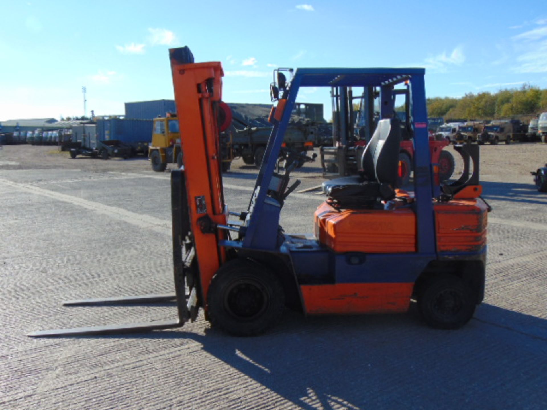 Toyota 42 5FGF25 LPG Gas Triple Mast Forklift - Bild 4 aus 12