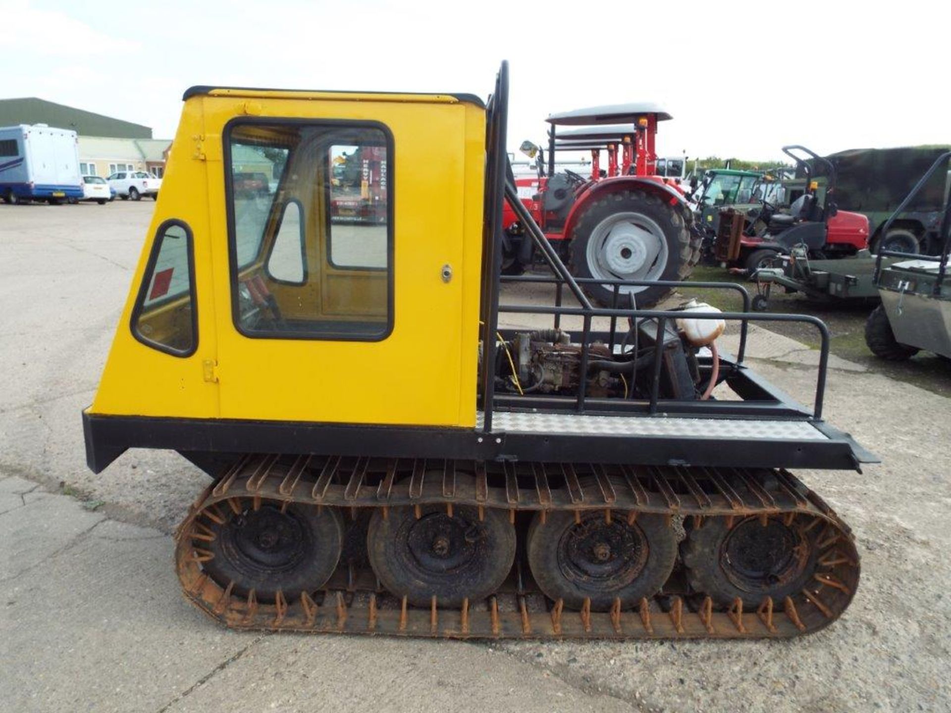 Garron 11D All Terrain Tracked Vehicle - Image 4 of 22