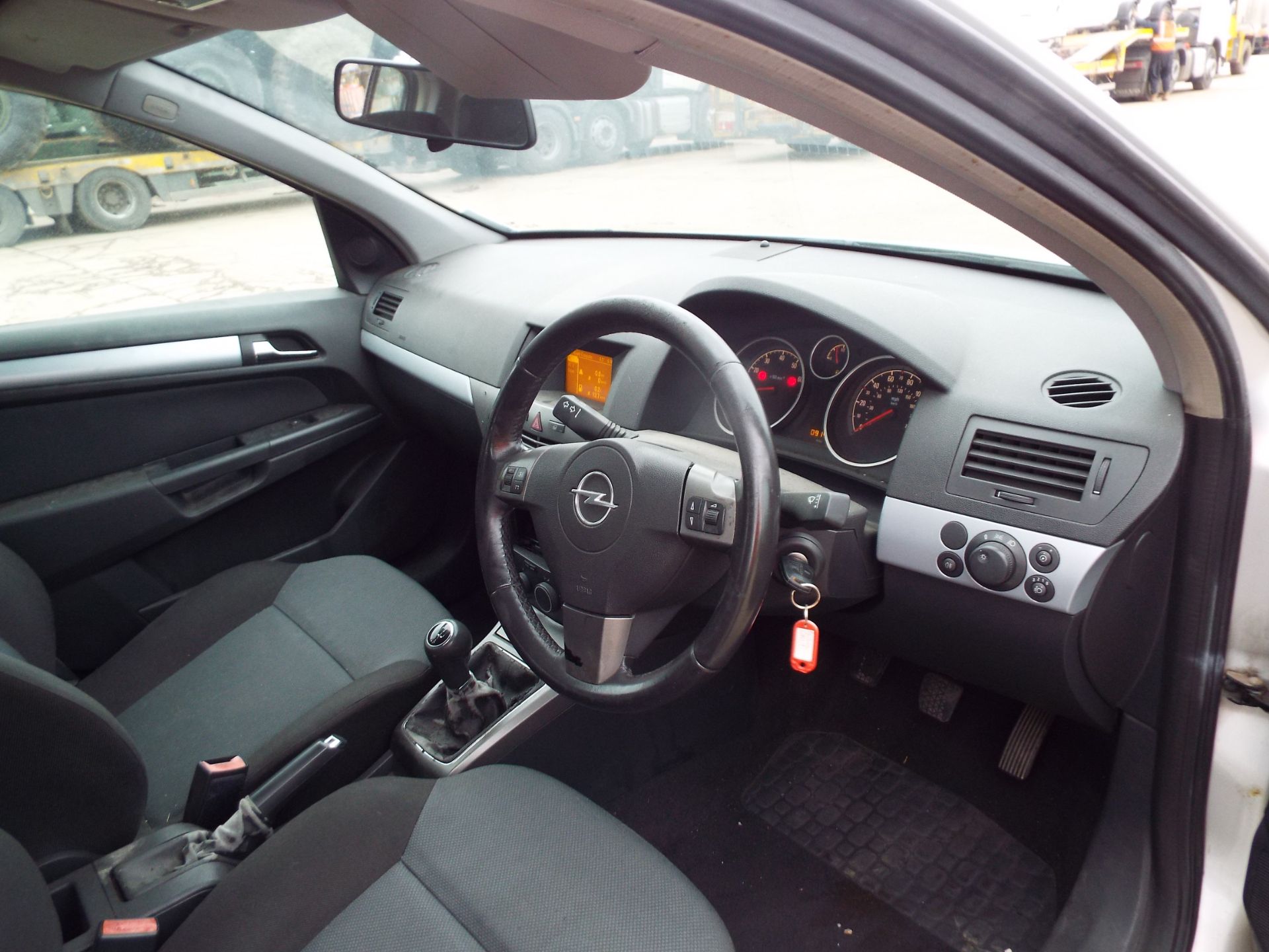 Damage Repairable Opel Astra 1.6 Ecotec Hatchback - Image 9 of 23