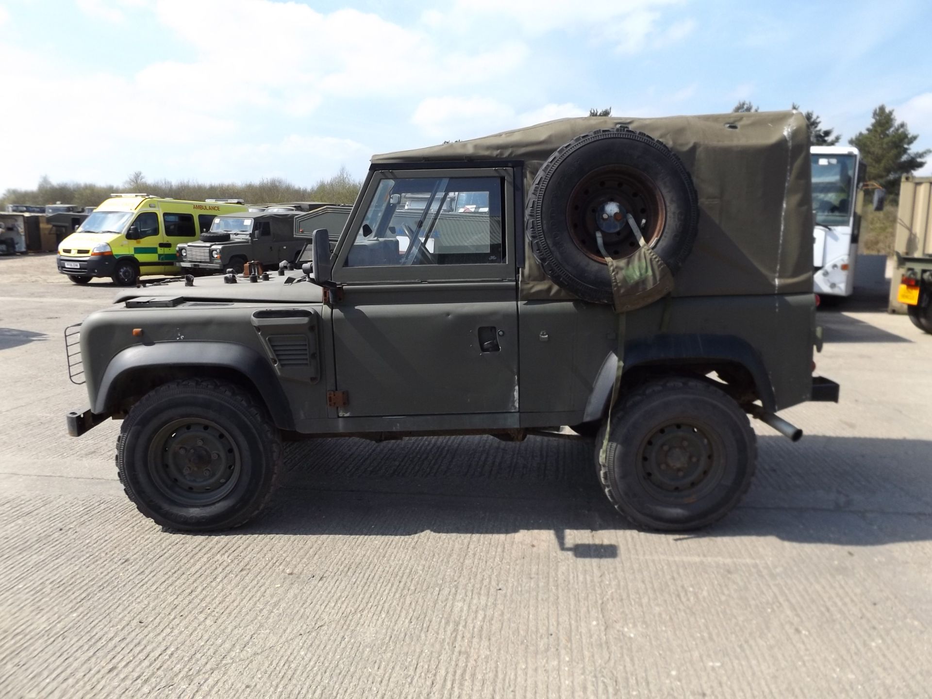 Land Rover Wolf 90 Soft Top - Image 6 of 20