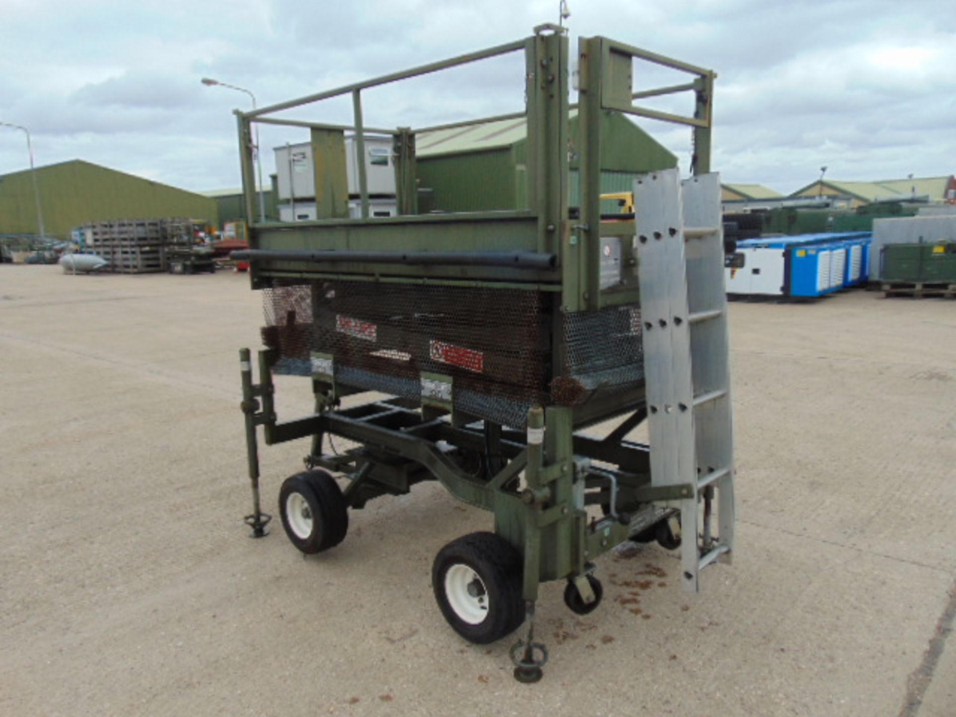 UK Lift 4m Mobile Hydraulic Work Platform - Image 5 of 15