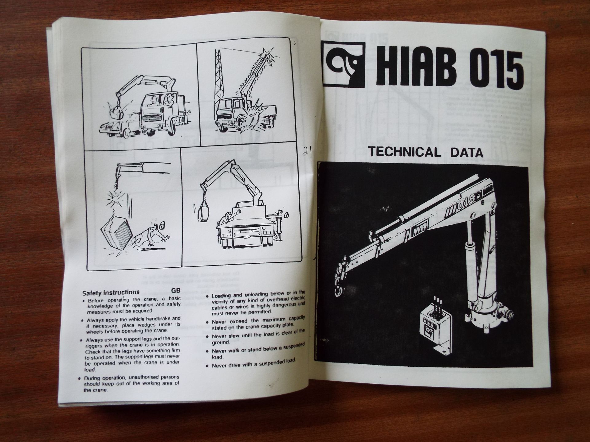 Extremely Rare Hagglunds BV206, Winch and HIAB Operating Manual - Bild 6 aus 6