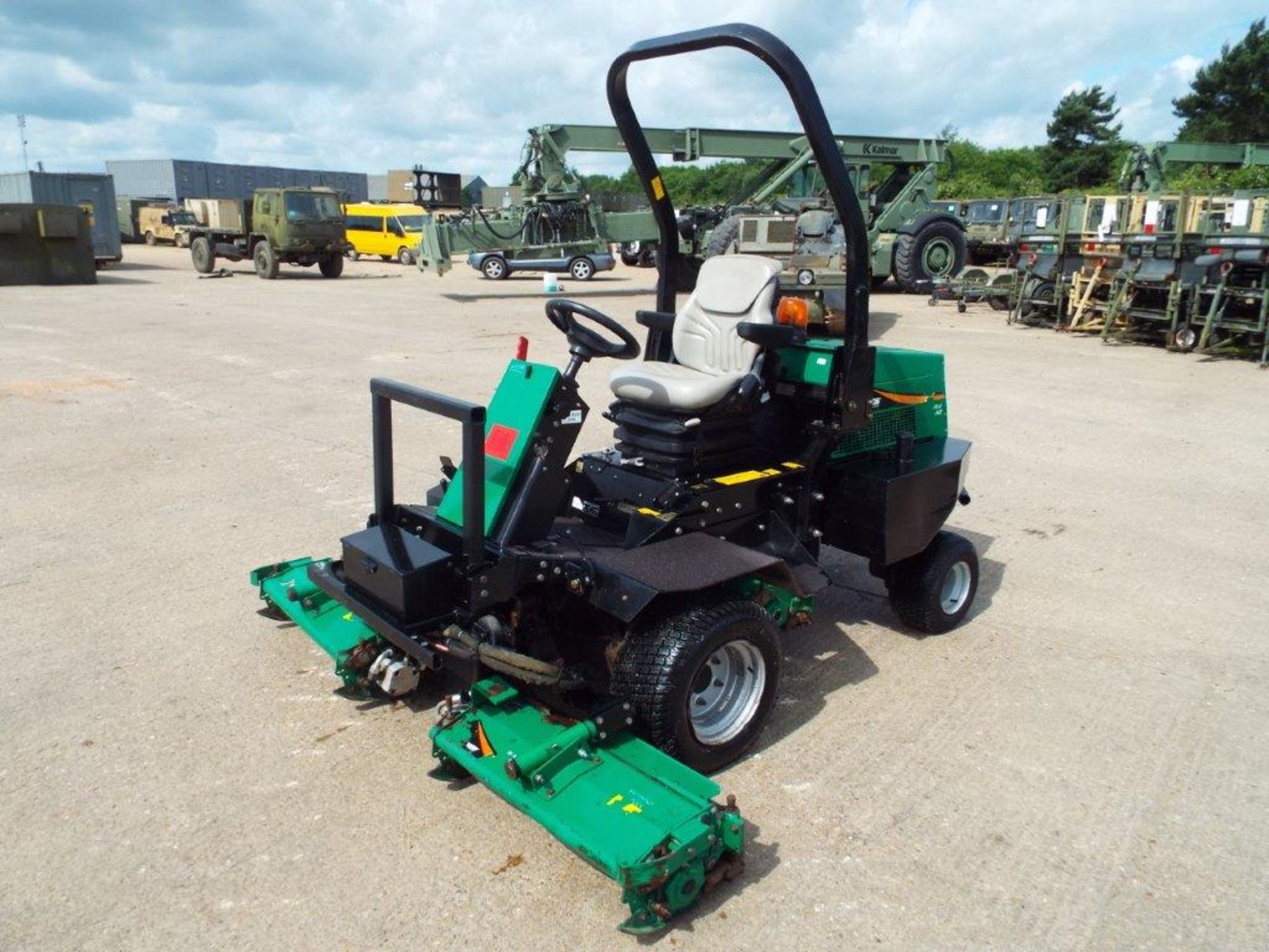 Ransomes Highway 2130 4WD Triple Gang Ride on Mower - Image 3 of 27