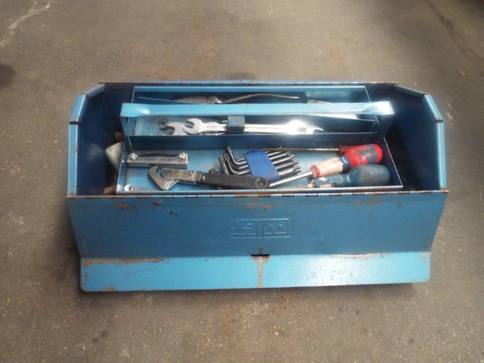 Talco Heavy Duty Steel Barn Door Tool Box Complete with a Selection of Tools - Image 4 of 6