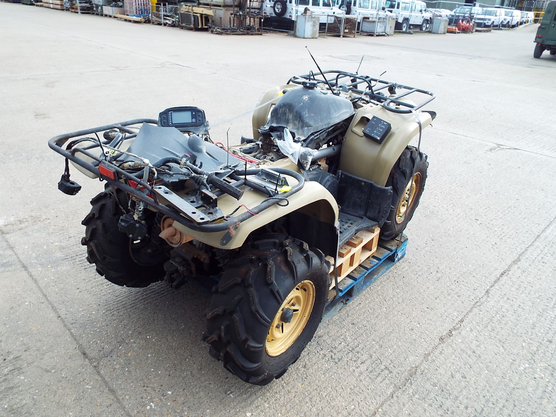 Military Specification Yamaha Grizzly 450 4 x 4 ATV Quad Bike with Winch - Bild 7 aus 20