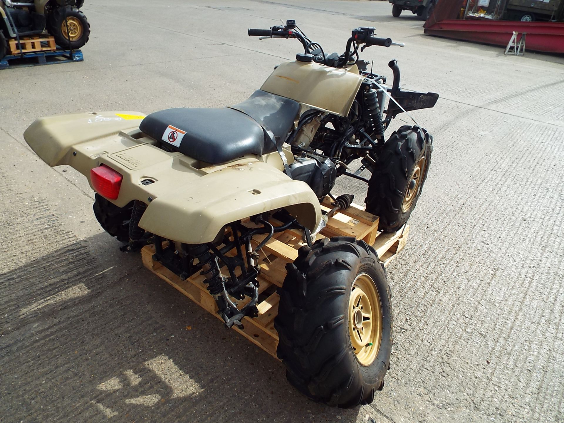 Military Specification Yamaha Grizzly 450 4 x 4 ATV Quad Bike with Winch - Bild 7 aus 19
