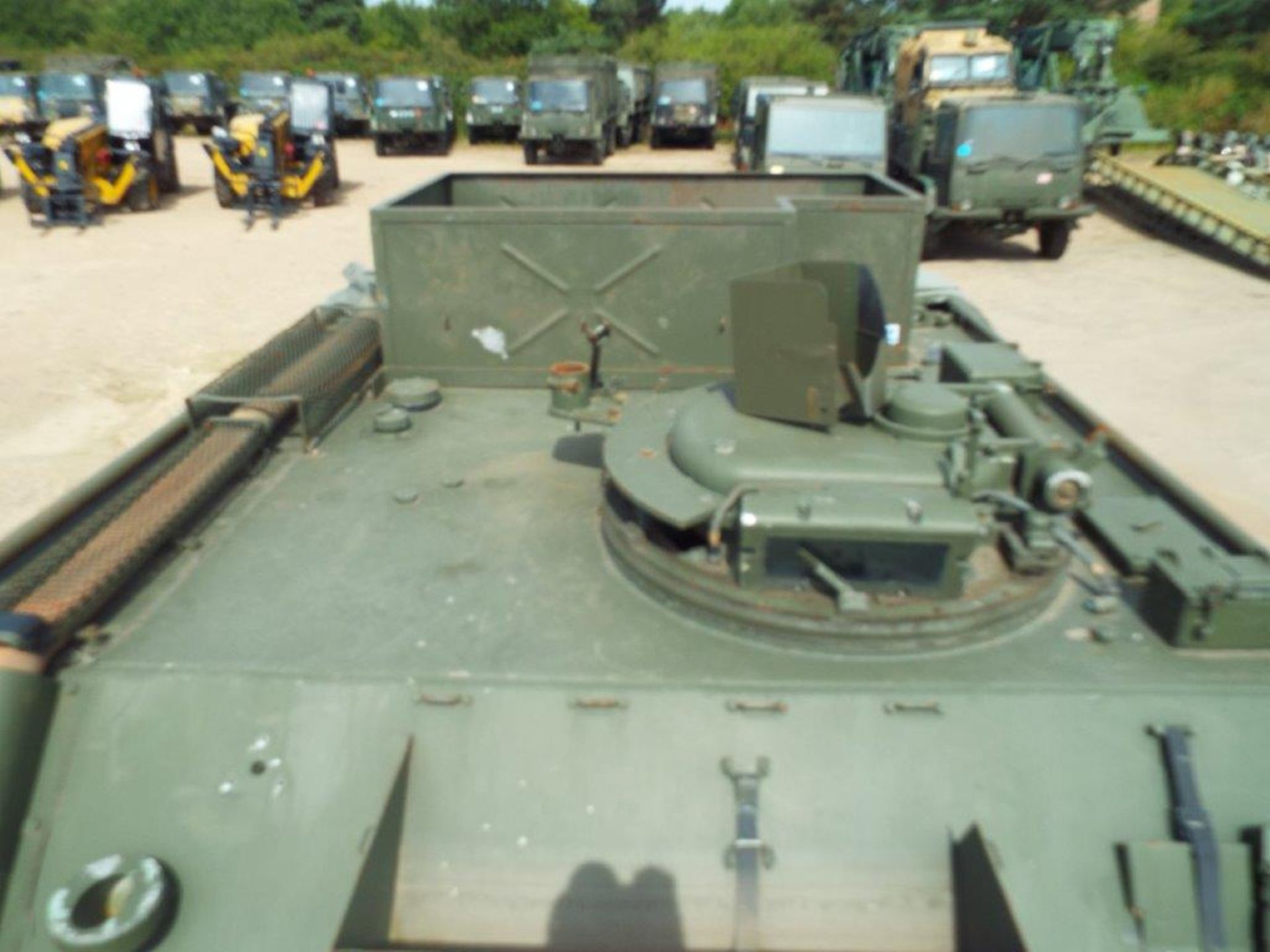 CVRT (Combat Vehicle Reconnaissance Tracked) Dieselised FV105 Sultan Armoured Personnel Carrier - Bild 17 aus 28