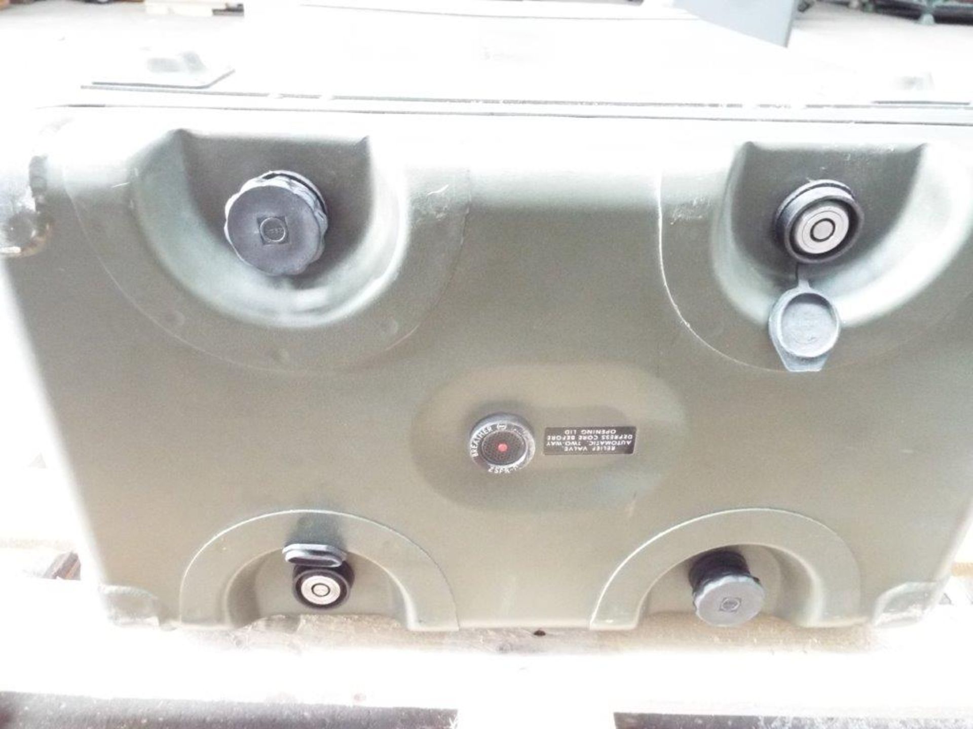 Heavy Duty Zero Double Entry Aluminium Transit Case with Anti-Vibration Cradle - Image 4 of 7